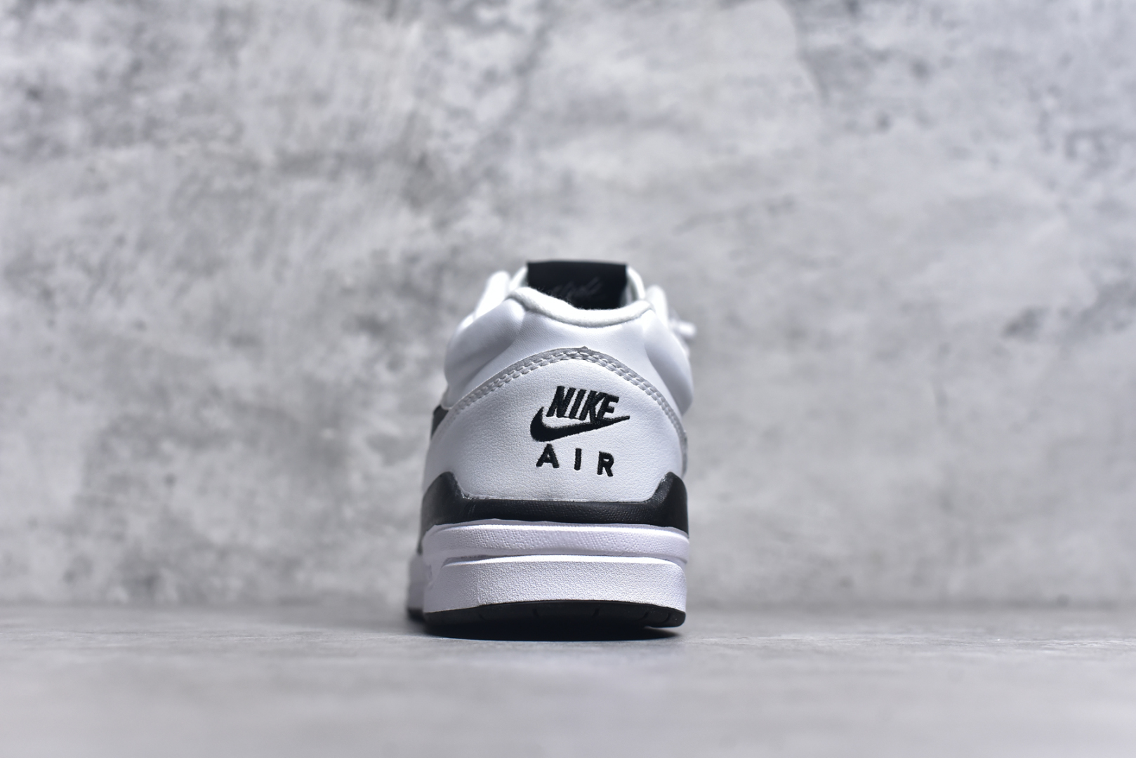 图片[5]-#Air Jordan Stadium AJ90 潮流运动板鞋 充满了对TinkerHathield 原创设计的致敬 包括中足网状面板、前足外侧的鲨鱼齿轮廓、加垫鞋领和 NK Air 鞋跟品牌 鞋子本身采用网眼、皮革和绒面革材料混合制成 散发出现代美感 并配备了该品牌全新的 Formula 23 足底缓震技术 AirJordan Stadium 90 鞋舌标签在鞋舌内侧印有“Flight”字样 完善了设计 尺码：36 36.5 37.5 38 38.5 39 40 40.5 41 42 42.5 43 44 44.5 45-选品中心