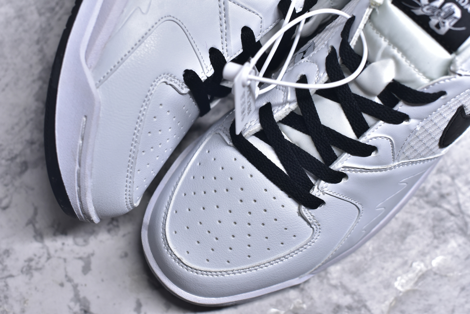 图片[8]-#Air Jordan Stadium AJ90 潮流运动板鞋 充满了对TinkerHathield 原创设计的致敬 包括中足网状面板、前足外侧的鲨鱼齿轮廓、加垫鞋领和 NK Air 鞋跟品牌 鞋子本身采用网眼、皮革和绒面革材料混合制成 散发出现代美感 并配备了该品牌全新的 Formula 23 足底缓震技术 AirJordan Stadium 90 鞋舌标签在鞋舌内侧印有“Flight”字样 完善了设计 尺码：36 36.5 37.5 38 38.5 39 40 40.5 41 42 42.5 43 44 44.5 45-选品中心