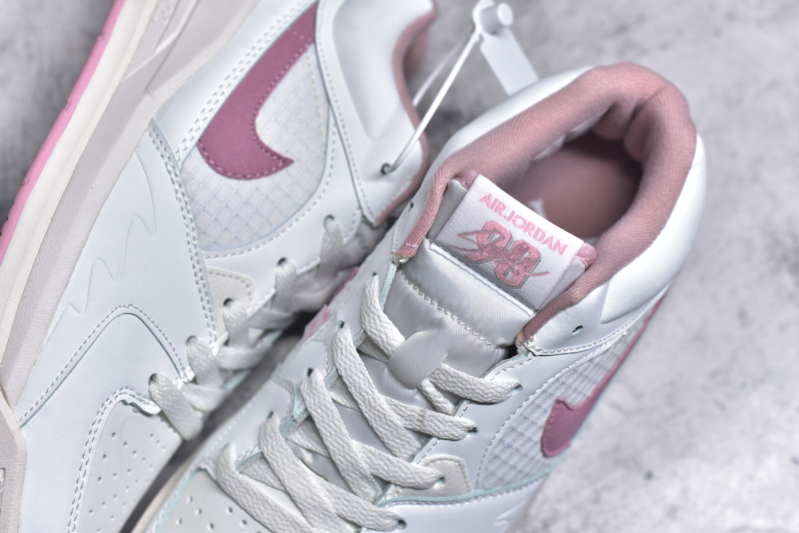 图片[9]-#Air Jordan Stadium AJ90 潮流运动板鞋 充满了对TinkerHathield 原创设计的致敬 包括中足网状面板、前足外侧的鲨鱼齿轮廓、加垫鞋领和 NK Air 鞋跟品牌 鞋子本身采用网眼、皮革和绒面革材料混合制成 散发出现代美感 并配备了该品牌全新的 Formula 23 足底缓震技术 AirJordan Stadium 90 鞋舌标签在鞋舌内侧印有“Flight”字样 完善了设计 尺码：36 36.5 37.5 38 38.5 39 40 40.5 41 42 42.5 43 44 44.5 45-选品中心