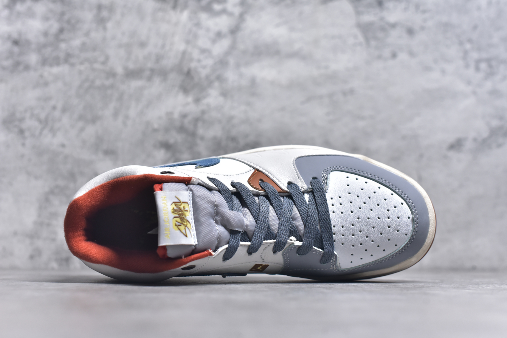 图片[4]-#Air Jordan Stadium AJ90 潮流运动板鞋 充满了对TinkerHathield 原创设计的致敬 包括中足网状面板、前足外侧的鲨鱼齿轮廓、加垫鞋领和 NK Air 鞋跟品牌 鞋子本身采用网眼、皮革和绒面革材料混合制成 散发出现代美感 并配备了该品牌全新的 Formula 23 足底缓震技术 AirJordan Stadium 90 鞋舌标签在鞋舌内侧印有“Flight”字样 完善了设计 尺码：36 36.5 37.5 38 38.5 39 40 40.5 41 42 42.5 43 44 44.5 45-选品中心