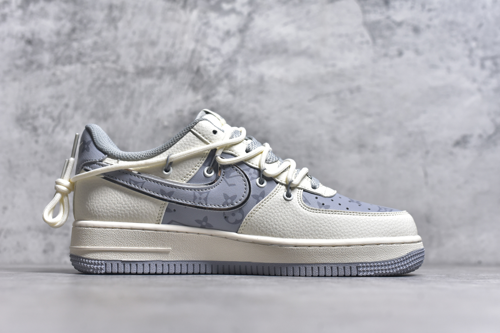 图片[3]-#Nike Air Force 1\’07 Low LV联名 灰印花抽绳 空军一号低帮休闲板鞋 DM6868-062 #原楦头原纸板 原装鞋盒 定制五金配件 内置全掌气垫 原厂鞋底 尺码：36 36.5 37.5 38 38.5 39 40 40.5 41 42 42.5 43 44 44.5 45 9.D4-选品中心