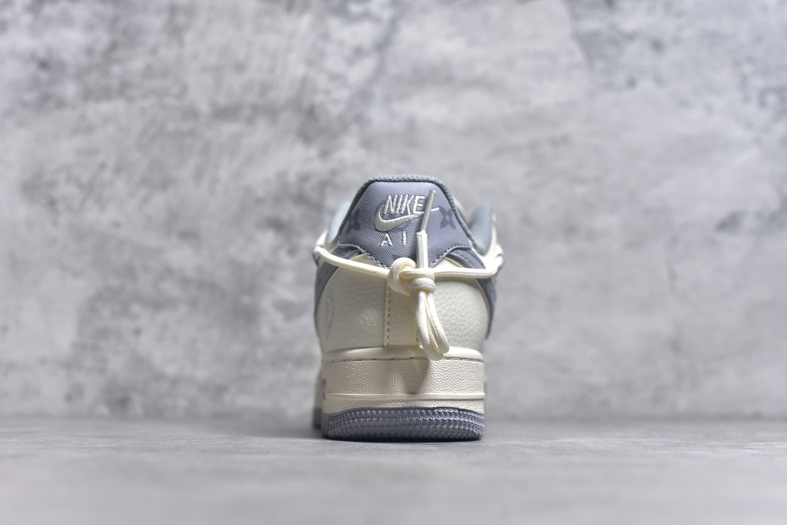 图片[5]-#Nike Air Force 1\’07 Low LV联名 灰印花抽绳 空军一号低帮休闲板鞋 DM6868-062 #原楦头原纸板 原装鞋盒 定制五金配件 内置全掌气垫 原厂鞋底 尺码：36 36.5 37.5 38 38.5 39 40 40.5 41 42 42.5 43 44 44.5 45 9.D4-选品中心