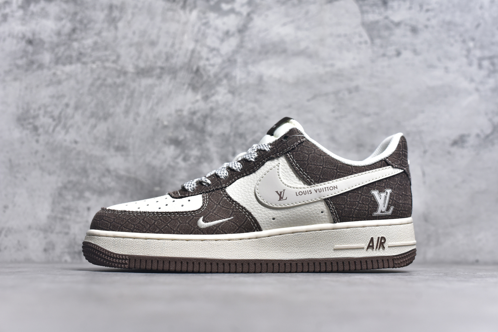 #Nike Air Force 1\’07 Low LV联名 米棕暗格 空军一号低帮休闲板鞋 XS1958-552 #原楦头原纸板 原装鞋盒 定制五金配件 内置全掌气垫 原厂鞋底 尺码：36 36.5 37.5 38 38.5 39 40 40.5 41 42 42.5 43 44 44.5 45 9.D4-选品中心
