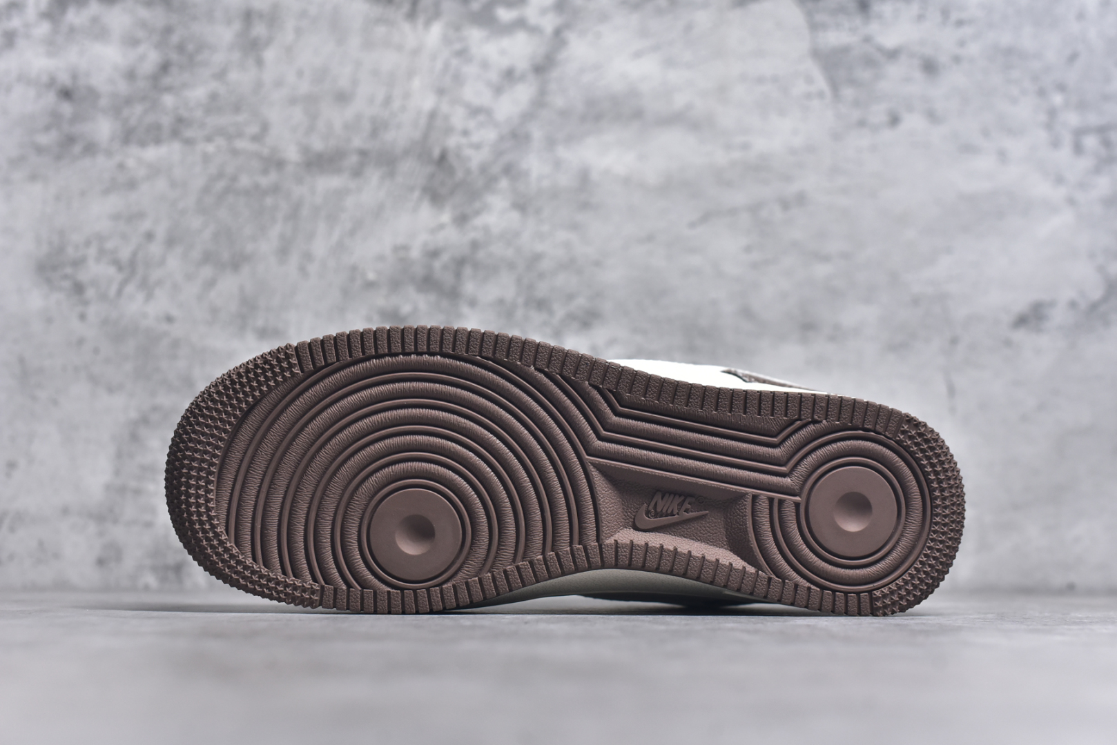 图片[6]-#Nike Air Force 1\’07 Low LV联名 米棕暗格 空军一号低帮休闲板鞋 XS1958-552 #原楦头原纸板 原装鞋盒 定制五金配件 内置全掌气垫 原厂鞋底 尺码：36 36.5 37.5 38 38.5 39 40 40.5 41 42 42.5 43 44 44.5 45 9.D4-选品中心