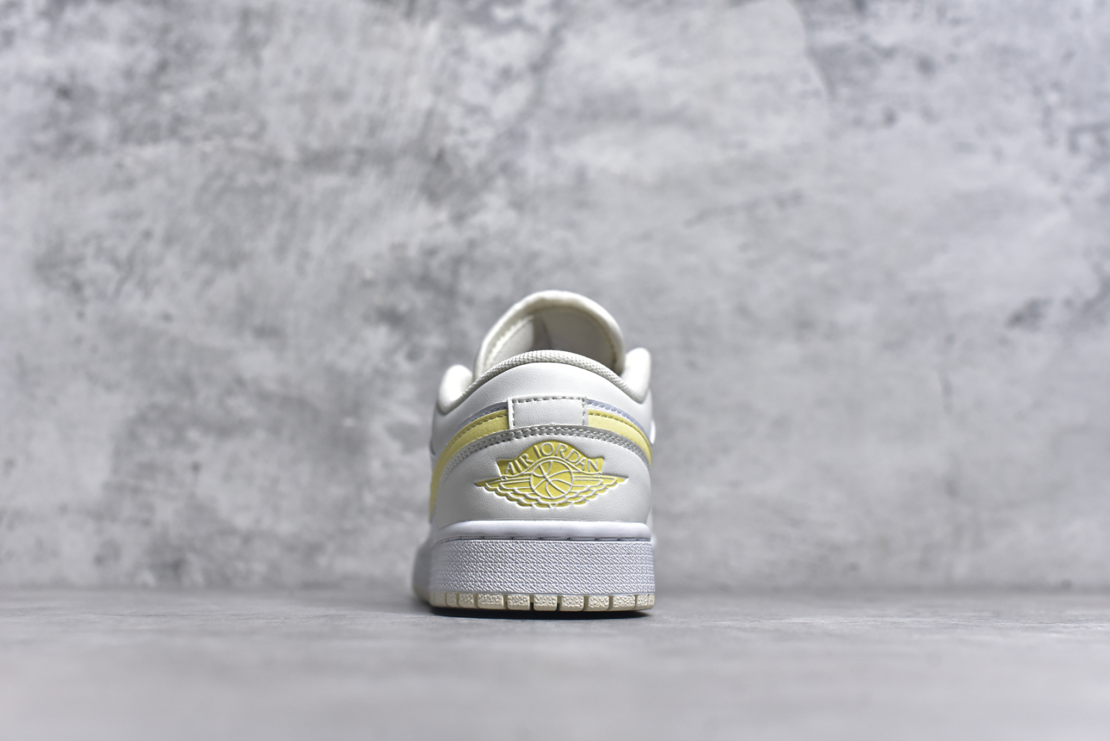 图片[5]-#Air Jordan 1 低帮 复古篮球鞋 纯原大厂出品 极力推荐 定制鞋盒 大厂纯原品质出货 超高清洁度 皮料切割干净无任何毛边 细节完美 货号：553558 066 编码：23 尺码：36-46-选品中心