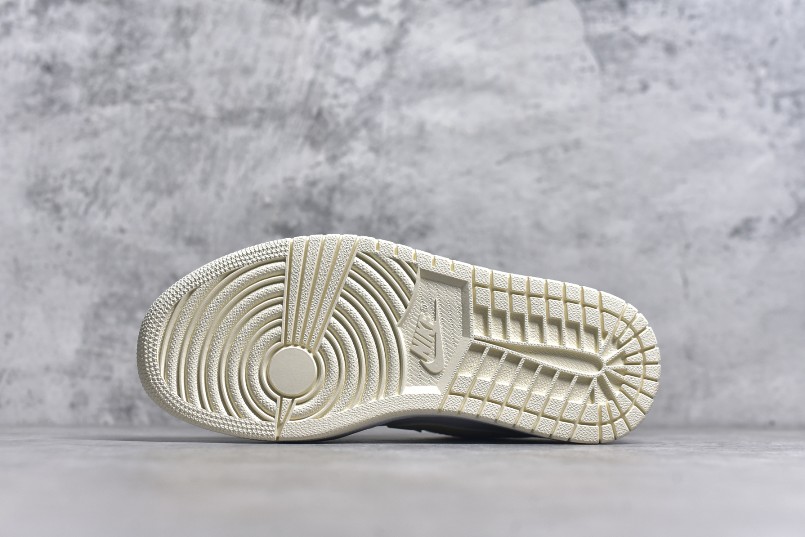 图片[6]-#Air Jordan 1 低帮 复古篮球鞋 纯原大厂出品 极力推荐 定制鞋盒 大厂纯原品质出货 超高清洁度 皮料切割干净无任何毛边 细节完美 货号：553558 066 编码：23 尺码：36-46-选品中心