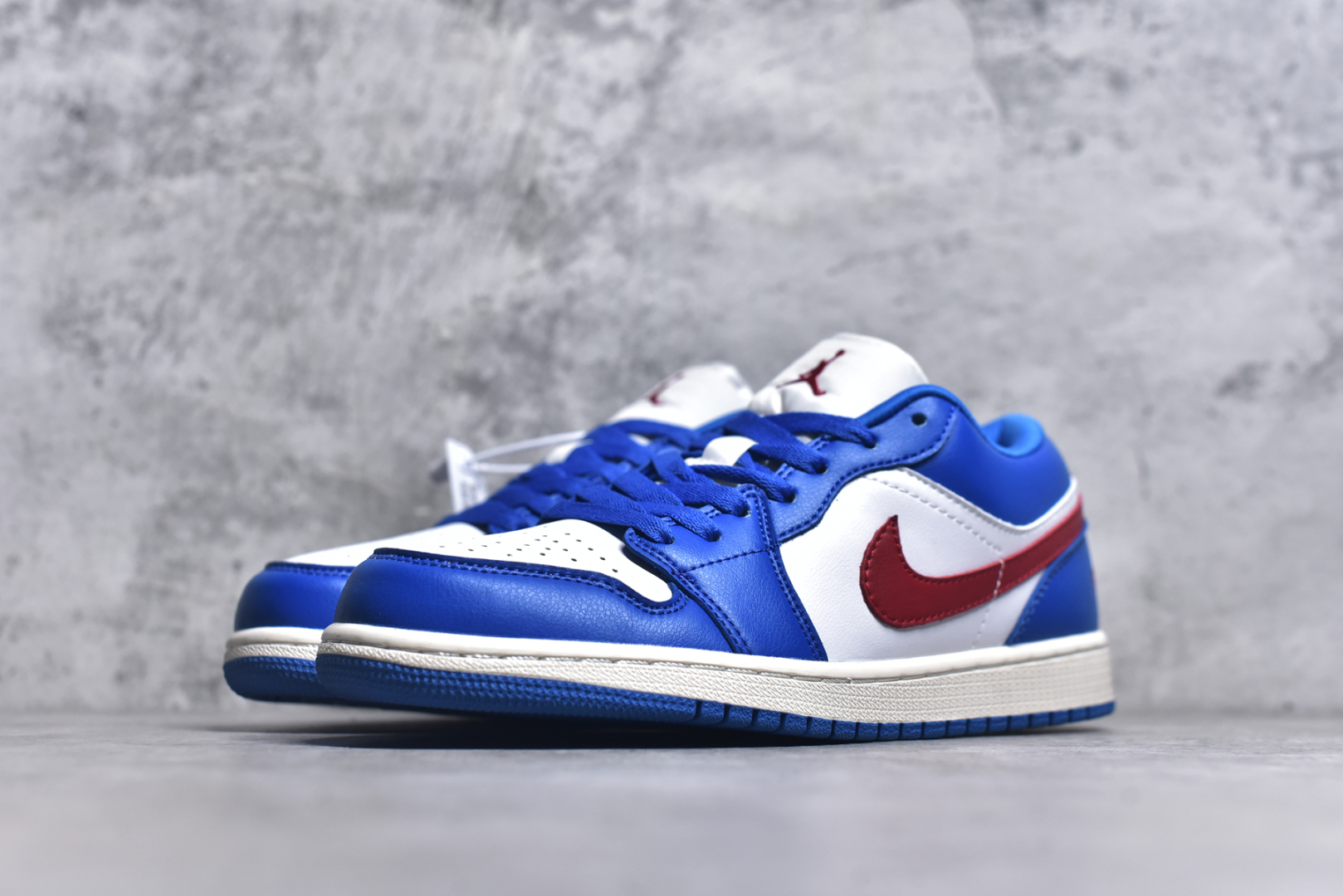 图片[2]-#Air Jordan 1 低帮 复古篮球鞋 纯原大厂出品 极力推荐 定制鞋盒 大厂纯原品质出货 超高清洁度 皮料切割干净无任何毛边 细节完美 货号：553558 066 编码：23 尺码：36-46-选品中心