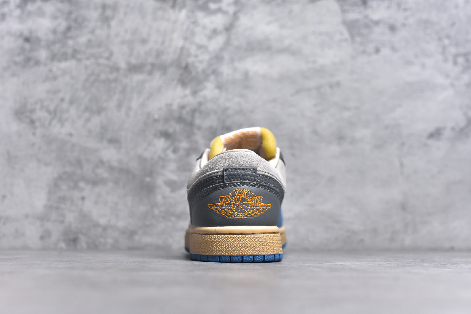图片[5]-#Air Jordan 1 低帮 复古篮球鞋 纯原大厂出品 极力推荐 定制鞋盒 大厂纯原品质出货 超高清洁度 皮料切割干净无任何毛边 细节完美 货号：553558 066 编码：23 尺码：36-46-选品中心
