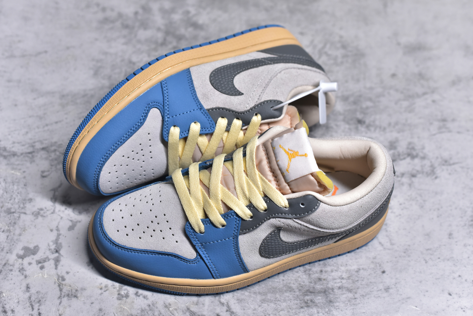 图片[7]-#Air Jordan 1 低帮 复古篮球鞋 纯原大厂出品 极力推荐 定制鞋盒 大厂纯原品质出货 超高清洁度 皮料切割干净无任何毛边 细节完美 货号：553558 066 编码：23 尺码：36-46-选品中心