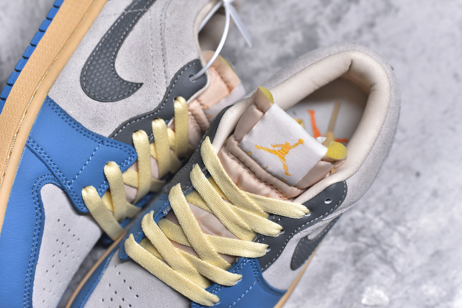 图片[9]-#Air Jordan 1 低帮 复古篮球鞋 纯原大厂出品 极力推荐 定制鞋盒 大厂纯原品质出货 超高清洁度 皮料切割干净无任何毛边 细节完美 货号：553558 066 编码：23 尺码：36-46-选品中心