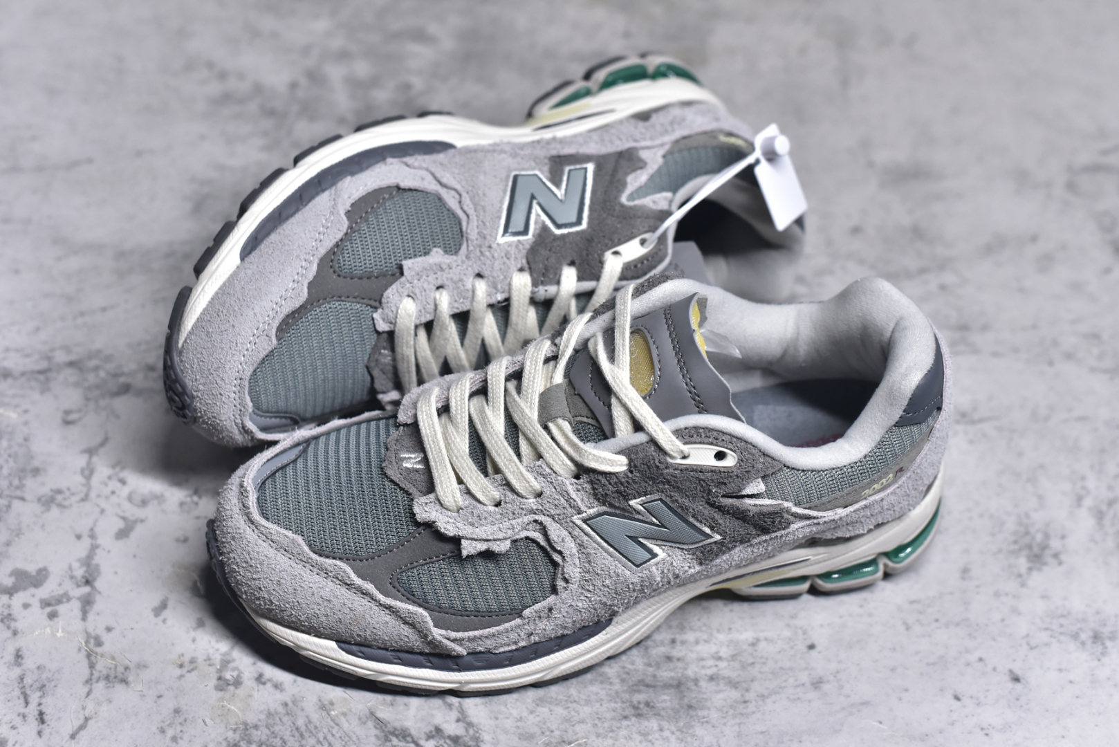图片[7]-#New Balance NB2002系列 男女休闲慢跑鞋 必备的时髦单品之一 最新出的2002R系列 这款延续了经典科技 升级版N-ERGY缓震物料机能与材质上脚太舒适了 鞋面的柔软麂皮搭配尼龙网布 特别透气而且还复古感 不管是搭配牛仔裤还工装裤都是百搭！小红书众多博主上脚推荐！实拍调校N版已经零色差零失真 百分百还原实物色彩所见即所得 不存在货不对板色差等低级问题 选购参考实物拍摄 不混卖不参货 只用心做好货严格选品 承诺混一赔十 尺码：36 36.5 37 37.5 38 38.5 39.5 40 40.5 41.5 42 42.5 43 44 45-选品中心