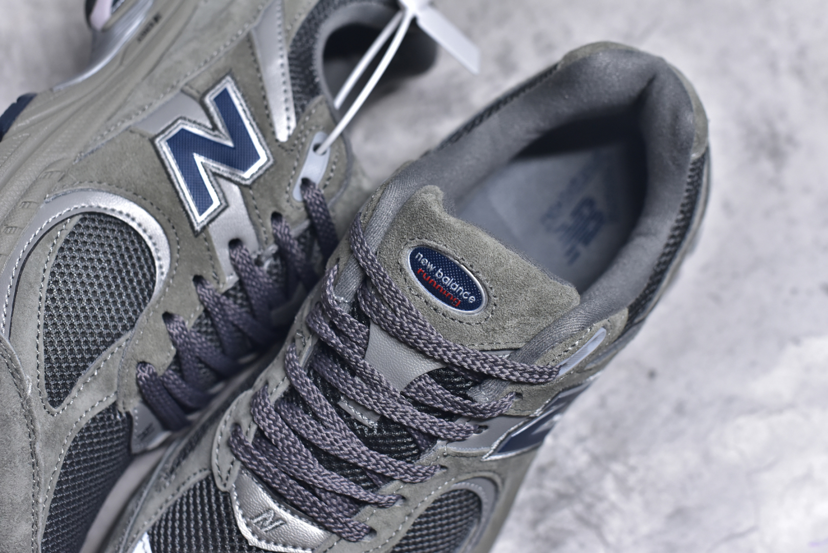 图片[9]-#New Balance NB2002系列 男女休闲慢跑鞋 必备的时髦单品之一 最新出的2002R系列 这款延续了经典科技 升级版N-ERGY缓震物料机能与材质上脚太舒适了 鞋面的柔软麂皮搭配尼龙网布 特别透气而且还复古感 不管是搭配牛仔裤还工装裤都是百搭！小红书众多博主上脚推荐！实拍调校N版已经零色差零失真 百分百还原实物色彩所见即所得 不存在货不对板色差等低级问题 选购参考实物拍摄 不混卖不参货 只用心做好货严格选品 承诺混一赔十 尺码：36 36.5 37 37.5 38 38.5 39.5 40 40.5 41.5 42 42.5 43 44 45-选品中心