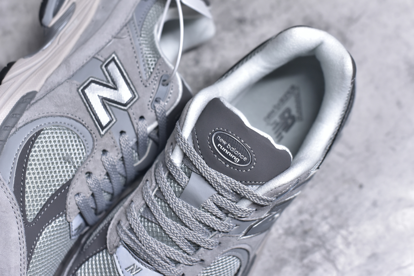 图片[9]-#New Balance NB2002系列 男女休闲慢跑鞋 必备的时髦单品之一 最新出的2002R系列 这款延续了经典科技 升级版N-ERGY缓震物料机能与材质上脚太舒适了 鞋面的柔软麂皮搭配尼龙网布 特别透气而且还复古感 不管是搭配牛仔裤还工装裤都是百搭！小红书众多博主上脚推荐！实拍调校N版已经零色差零失真 百分百还原实物色彩所见即所得 不存在货不对板色差等低级问题 选购参考实物拍摄 不混卖不参货 只用心做好货严格选品 承诺混一赔十 尺码：36 36.5 37 37.5 38 38.5 39.5 40 40.5 41.5 42 42.5 43 44 45-选品中心