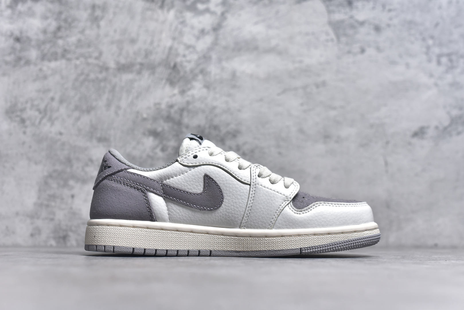 图片[3]-#Air Jordan 1 低帮 复古篮球鞋 纯原大厂出品 极力推荐 定制鞋盒 大厂纯原品质出货 超高清洁度 皮料切割干净无任何毛边 细节完美 货号：553558 066 编码：23 尺码：36-46-选品中心