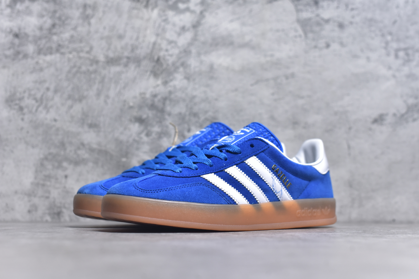 图片[2]-#AD Gazelle Indoor Trainers 羚羊内训系列低帮复古百搭休闲运动德训风板鞋 JI2061 90年代经典的复刻版！自60年代以足球训练鞋面世以来,Gazelle就以其经典设计席卷全球。1991年版本的复刻,再造经典Gazelle。采用皮革打造,搭配浊色细节,让这款经典更加简约。尺码：35.5-45-选品中心