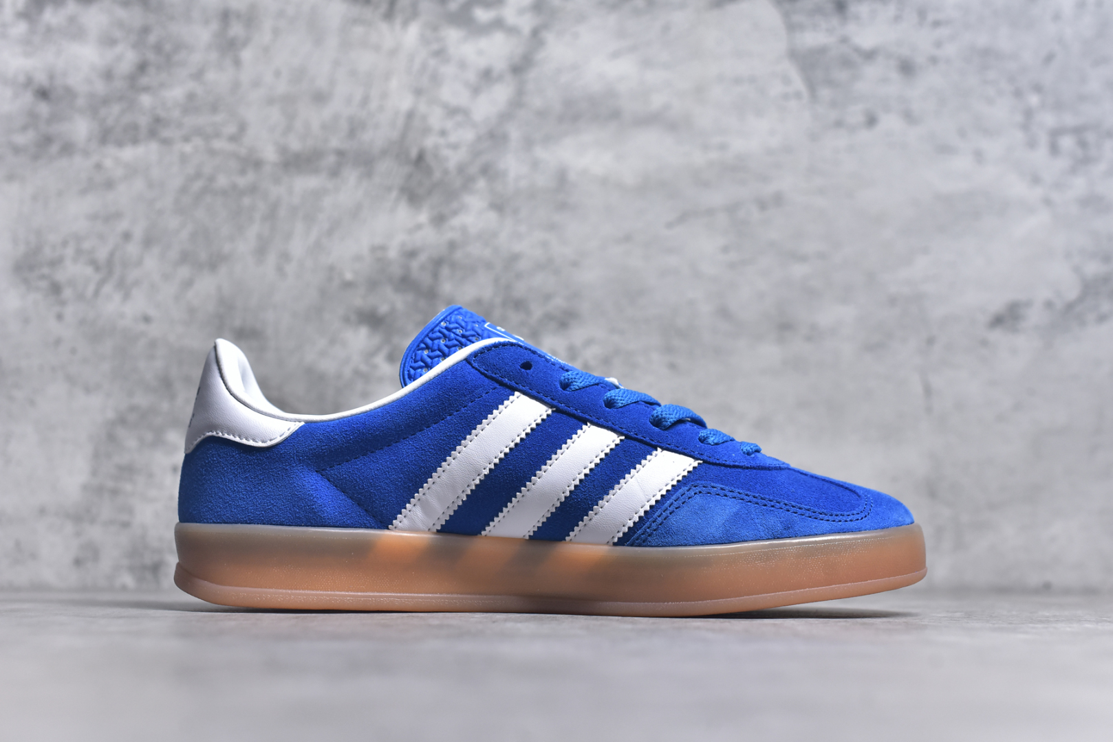 图片[3]-#AD Gazelle Indoor Trainers 羚羊内训系列低帮复古百搭休闲运动德训风板鞋 JI2061 90年代经典的复刻版！自60年代以足球训练鞋面世以来,Gazelle就以其经典设计席卷全球。1991年版本的复刻,再造经典Gazelle。采用皮革打造,搭配浊色细节,让这款经典更加简约。尺码：35.5-45-选品中心