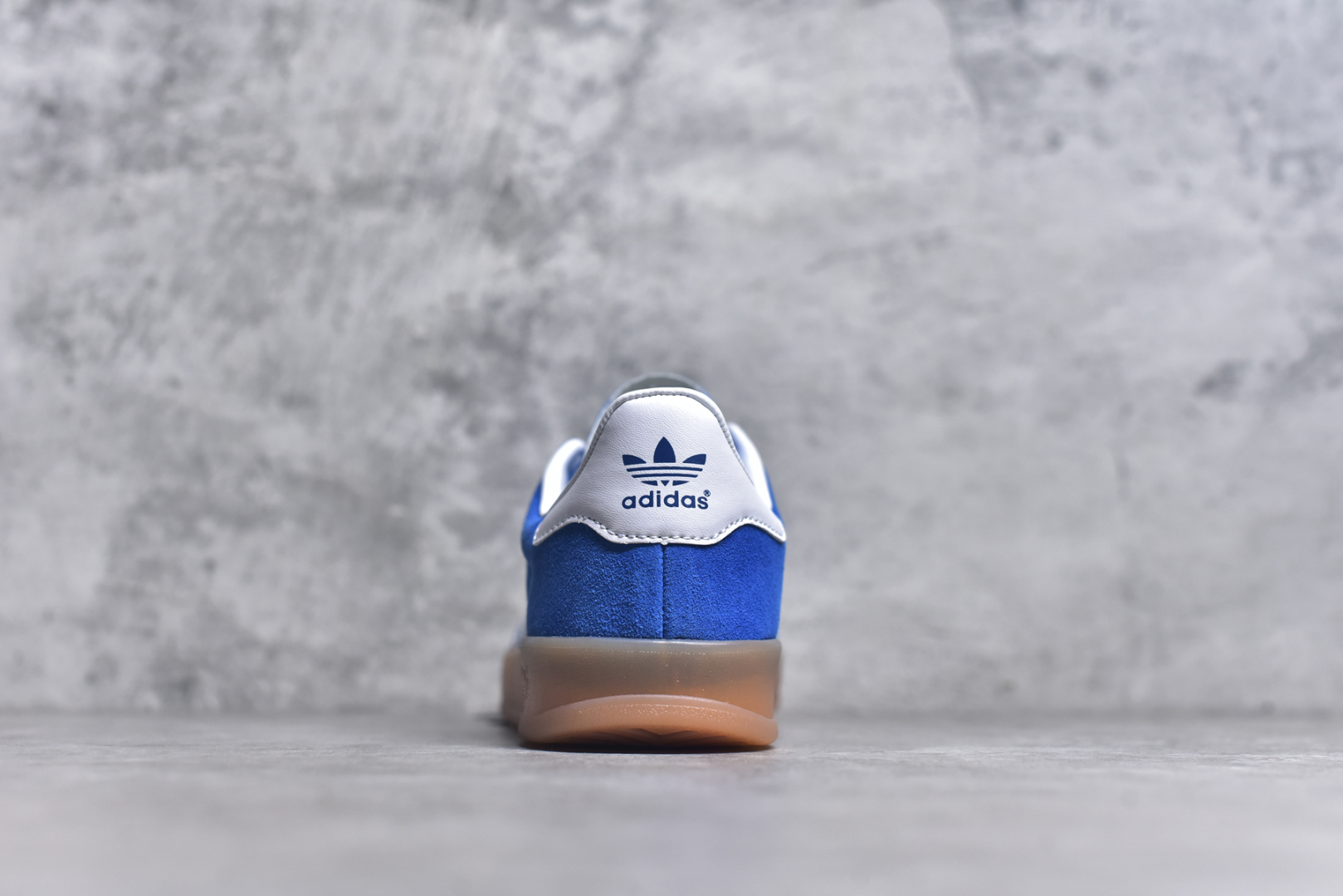 图片[5]-#AD Gazelle Indoor Trainers 羚羊内训系列低帮复古百搭休闲运动德训风板鞋 JI2061 90年代经典的复刻版！自60年代以足球训练鞋面世以来,Gazelle就以其经典设计席卷全球。1991年版本的复刻,再造经典Gazelle。采用皮革打造,搭配浊色细节,让这款经典更加简约。尺码：35.5-45-选品中心