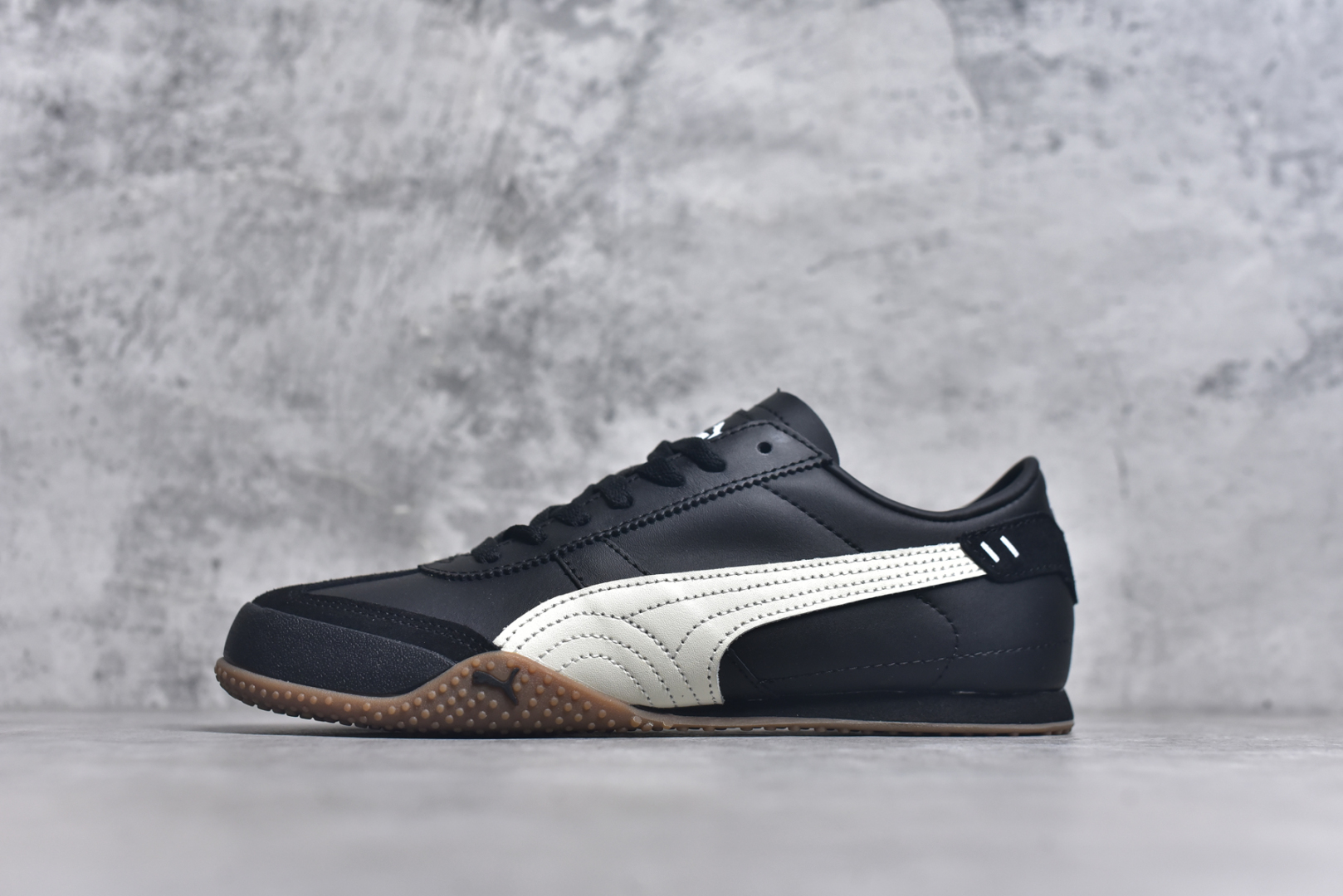 #PUMA Speedcat OG 百搭单品公司级 彪马 PUMA Speedcat OG 舒适运动 防滑轻便 低帮 生活休闲鞋 男女款运动休闲鞋达人推荐新品货号：402186 08尺码：35.5 36 36.5 37 38 38.5 39 40 40.5 41 42 42.5 43 44 45-选品中心