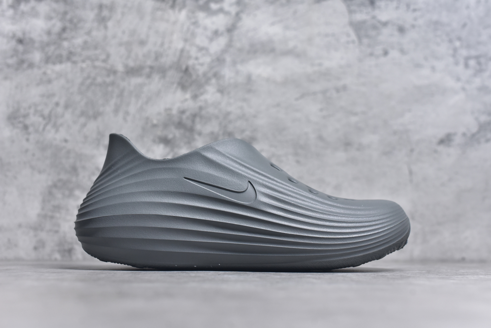 图片[3]-#Nike ReactX Rejuven8 一脚蹬夏日穿搭凉鞋 #采用质感柔软且出众回弹的 ReactX泡绵，缔造非凡舒适的日常穿着体验，助你保持活力。 货号：HV5060 尺码：36 36.5 37.5 38 38.5 39 40 40.5 41 42 42.5 43 44 44.5 45-选品中心