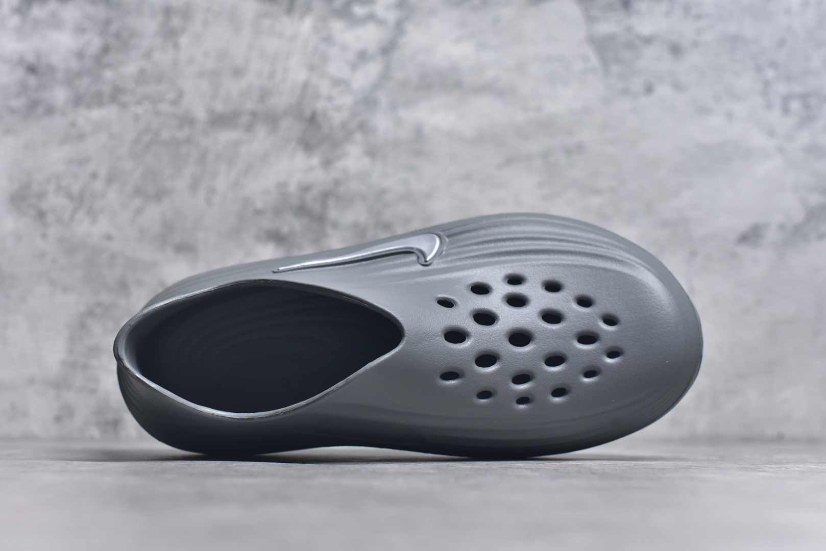 图片[4]-#Nike ReactX Rejuven8 一脚蹬夏日穿搭凉鞋 #采用质感柔软且出众回弹的 ReactX泡绵，缔造非凡舒适的日常穿着体验，助你保持活力。 货号：HV5060 尺码：36 36.5 37.5 38 38.5 39 40 40.5 41 42 42.5 43 44 44.5 45-选品中心