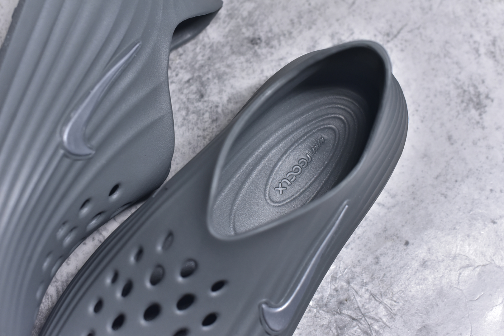 图片[9]-#Nike ReactX Rejuven8 一脚蹬夏日穿搭凉鞋 #采用质感柔软且出众回弹的 ReactX泡绵，缔造非凡舒适的日常穿着体验，助你保持活力。 货号：HV5060 尺码：36 36.5 37.5 38 38.5 39 40 40.5 41 42 42.5 43 44 44.5 45-选品中心