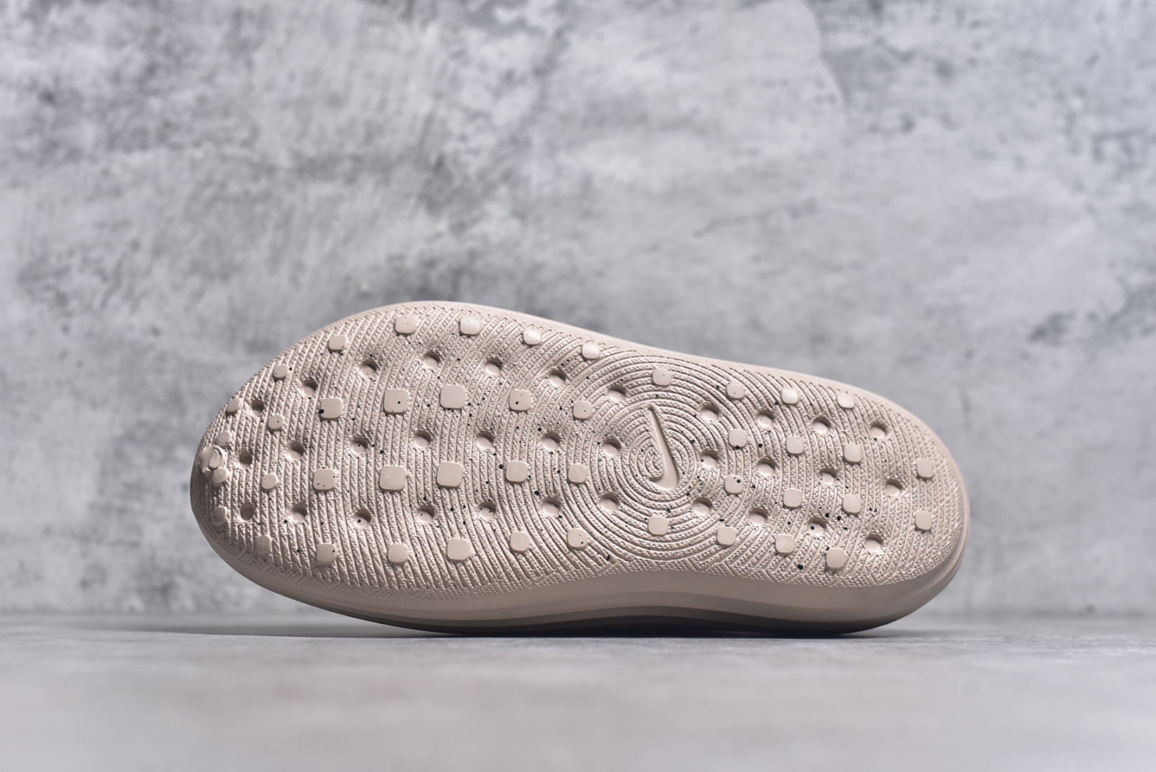 图片[6]-#Nike ReactX Rejuven8 一脚蹬夏日穿搭凉鞋 #采用质感柔软且出众回弹的 ReactX泡绵，缔造非凡舒适的日常穿着体验，助你保持活力。 货号：HV5060 尺码：36 36.5 37.5 38 38.5 39 40 40.5 41 42 42.5 43 44 44.5 45-选品中心