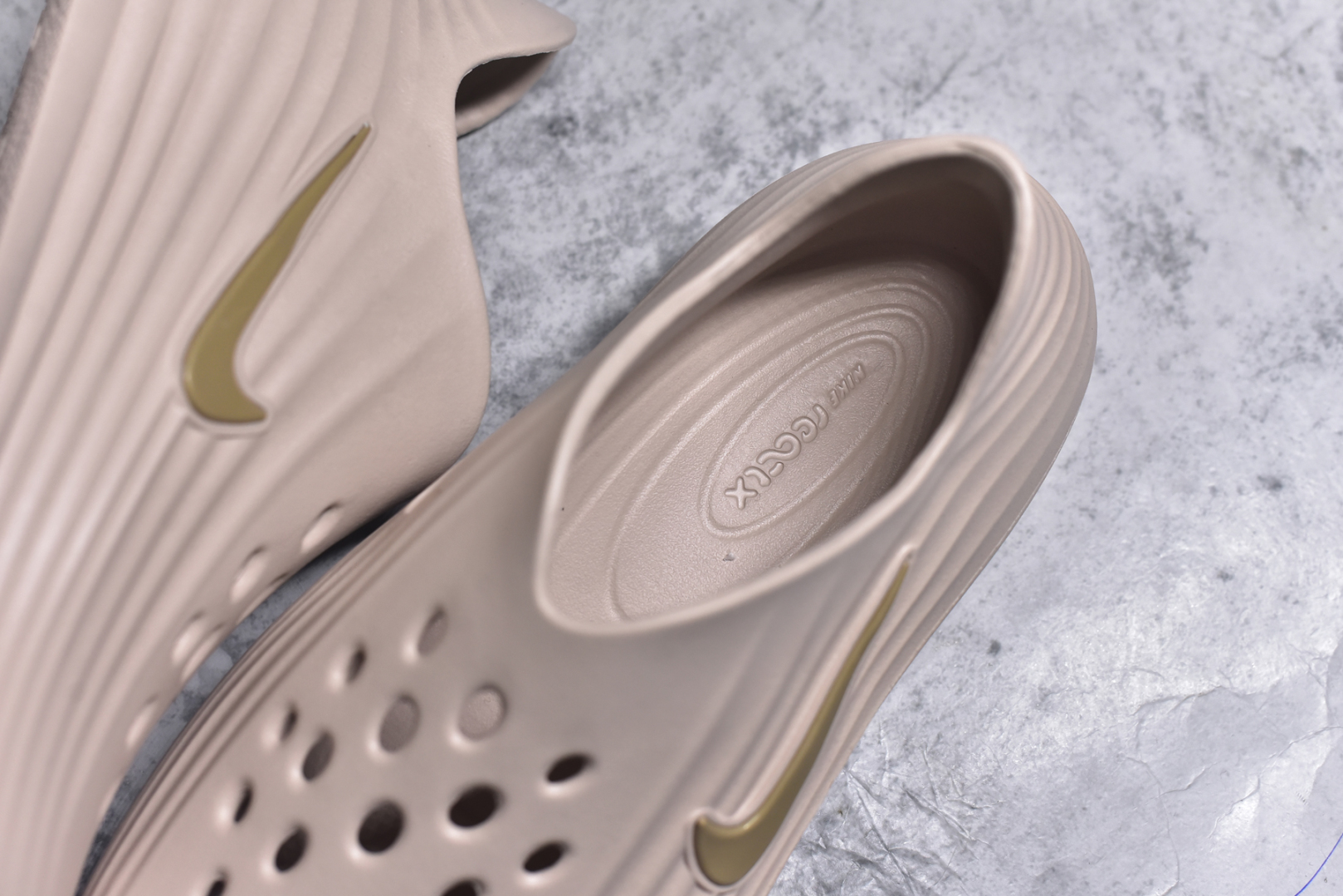 图片[9]-#Nike ReactX Rejuven8 一脚蹬夏日穿搭凉鞋 #采用质感柔软且出众回弹的 ReactX泡绵，缔造非凡舒适的日常穿着体验，助你保持活力。 货号：HV5060 尺码：36 36.5 37.5 38 38.5 39 40 40.5 41 42 42.5 43 44 44.5 45-选品中心