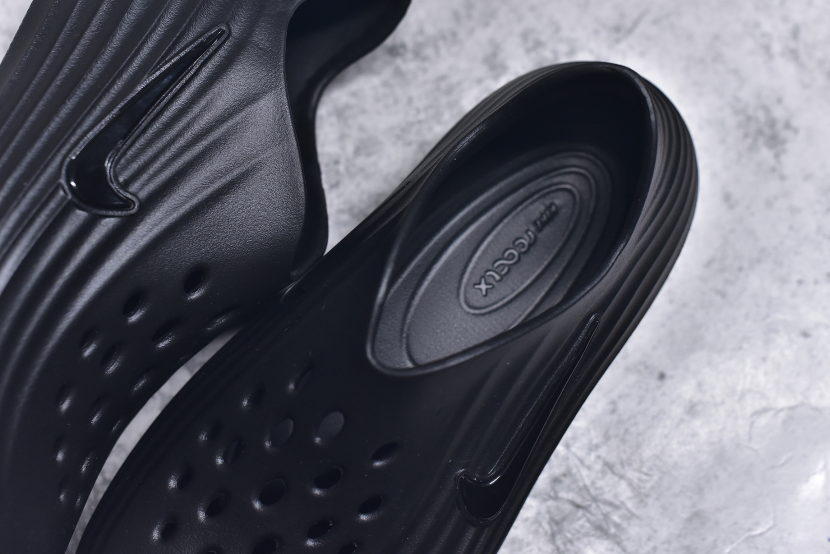图片[9]-#Nike ReactX Rejuven8 一脚蹬夏日穿搭凉鞋 #采用质感柔软且出众回弹的 ReactX泡绵，缔造非凡舒适的日常穿着体验，助你保持活力。 货号：HV5060 尺码：36 36.5 37.5 38 38.5 39 40 40.5 41 42 42.5 43 44 44.5 45-选品中心