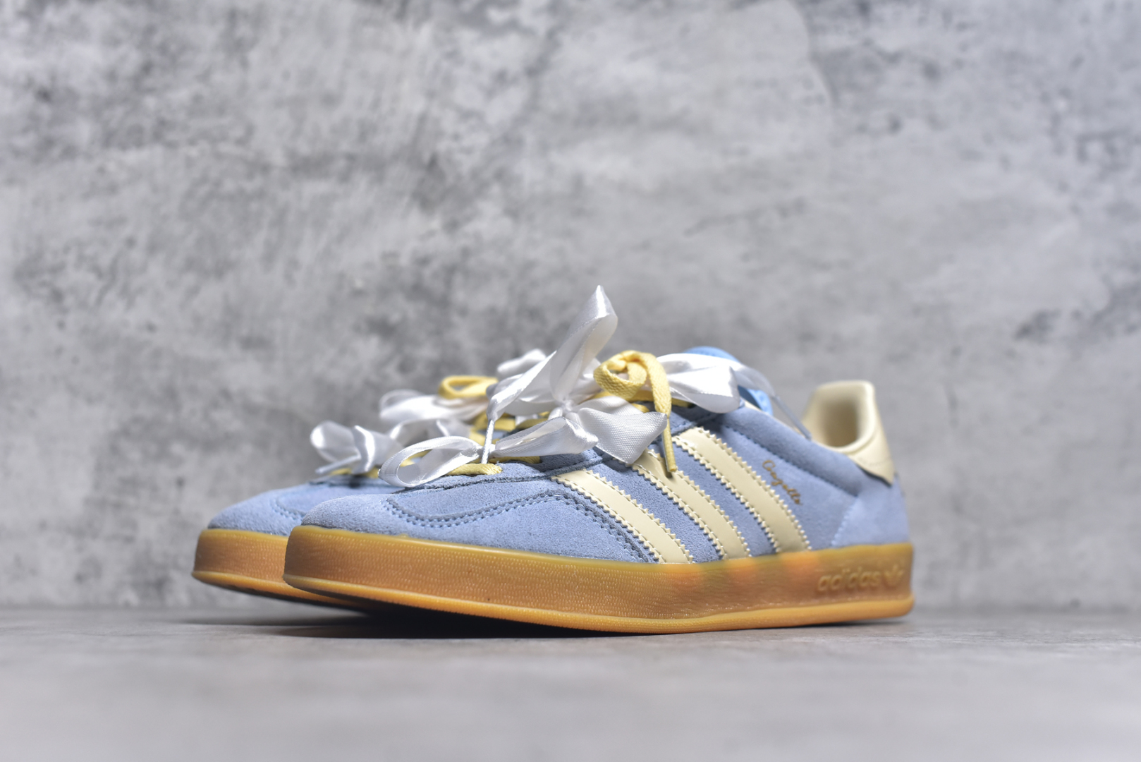 图片[2]-#AD Gazelle Indoor Trainers 羚羊内训系列低帮复古百搭休闲运动德训风板鞋 JR8029 90年代经典的复刻版！自60年代以足球训练鞋面世以来,Gazelle就以其经典设计席卷全球。1991年版本的复刻,再造经典Gazelle。采用皮革打造,搭配浊色细节,让这款经典更加简约。尺码：35.5-45-选品中心