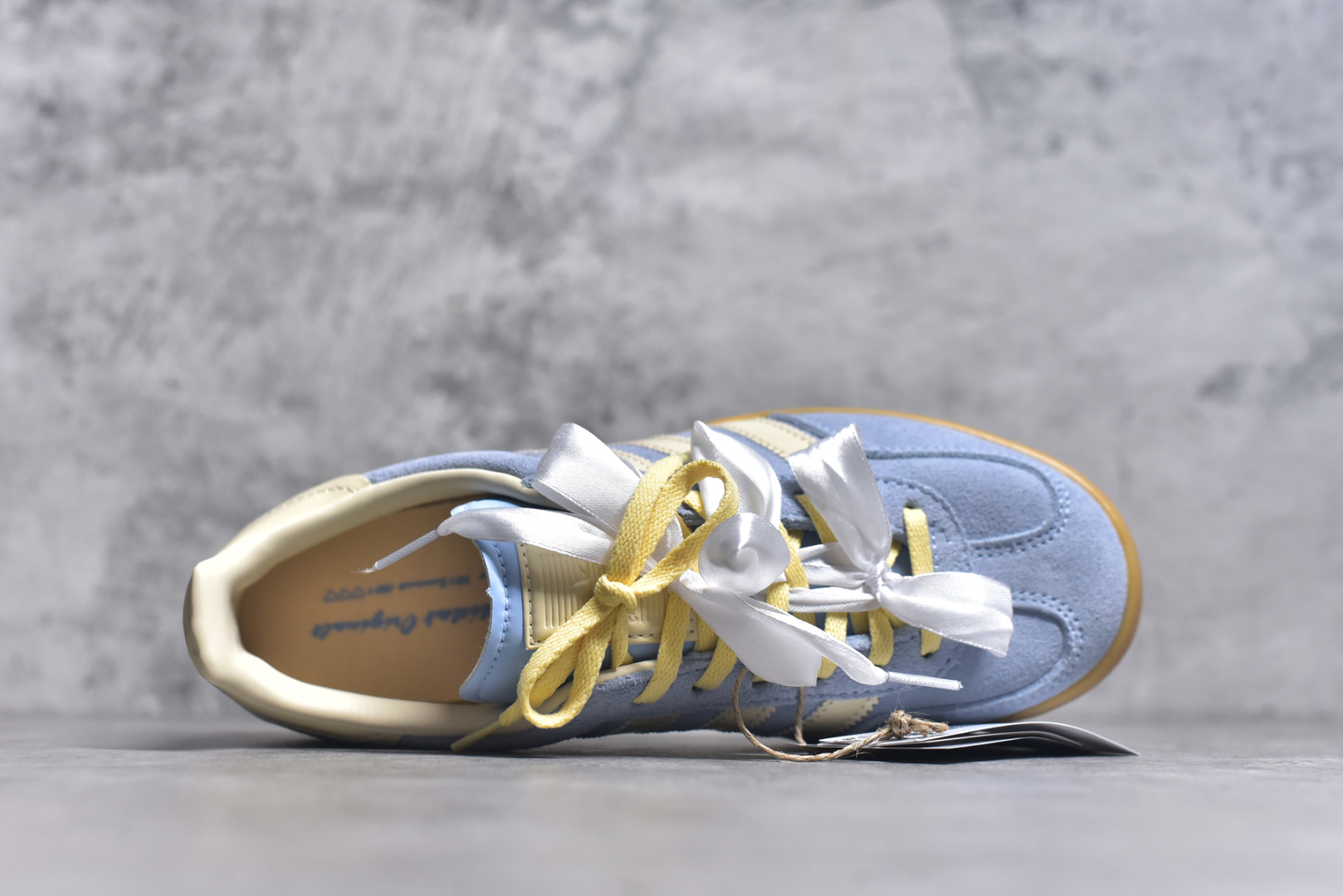 图片[4]-#AD Gazelle Indoor Trainers 羚羊内训系列低帮复古百搭休闲运动德训风板鞋 JR8029 90年代经典的复刻版！自60年代以足球训练鞋面世以来,Gazelle就以其经典设计席卷全球。1991年版本的复刻,再造经典Gazelle。采用皮革打造,搭配浊色细节,让这款经典更加简约。尺码：35.5-45-选品中心