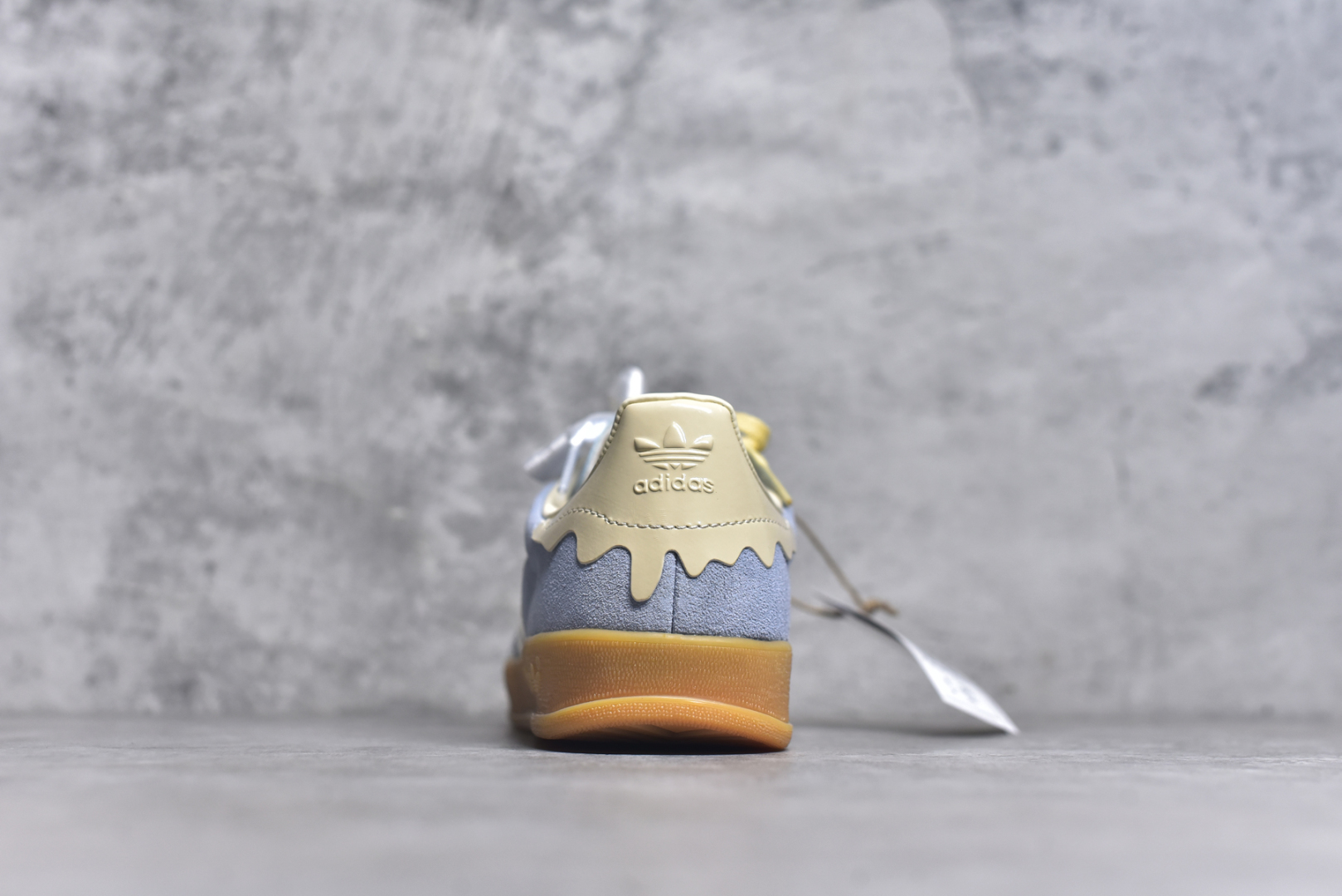 图片[5]-#AD Gazelle Indoor Trainers 羚羊内训系列低帮复古百搭休闲运动德训风板鞋 JR8029 90年代经典的复刻版！自60年代以足球训练鞋面世以来,Gazelle就以其经典设计席卷全球。1991年版本的复刻,再造经典Gazelle。采用皮革打造,搭配浊色细节,让这款经典更加简约。尺码：35.5-45-选品中心