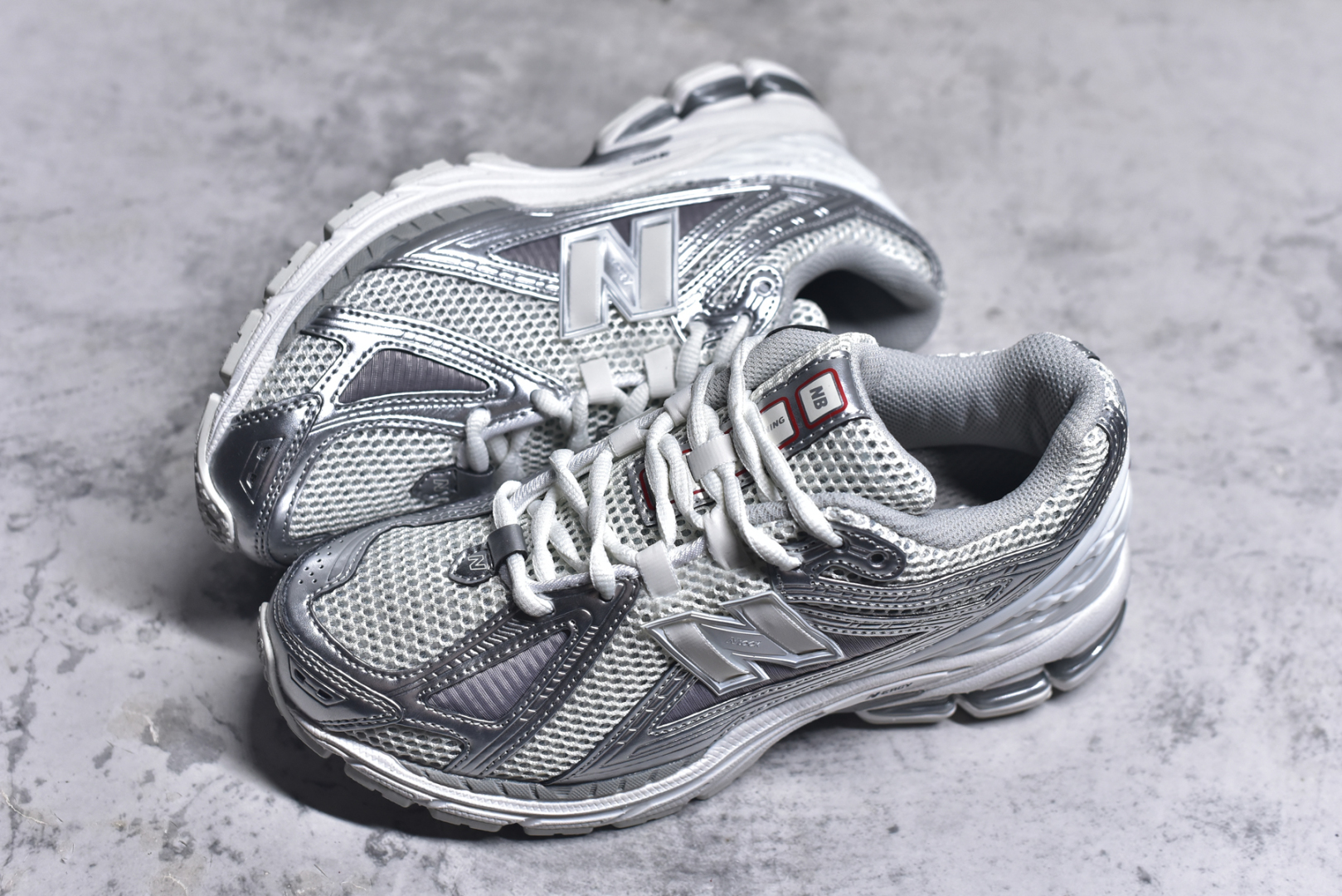 图片[7]-#New Balance M1906RCB 银白 NB新百伦潮流复古织物皮革减震防滑耐磨轻便低帮跑步鞋 原档数据独立私模大底 唯一正确六层组合大底 RB前软后硬 百分百还原原鞋脚感 基于市场现有版本全新升级调整 NB市场最强产物 全网最全配色加持 全套原楦原纸板原厂数据开发 全鞋电脑针车加持 原厂网布 原装进口头层翻毛皮料正确绒感卡色 正确中底拉帮中底网布细节 一比一手工擦旧效果 冲裁组合 匠心打造 耗时两个月开发完成 工艺极其复杂难度可想而知 高端零售专供产物 尺码：36 37 37.5 38 38.5 39.5 40 40.5 41.5 42 42.5 43 44 44.5 45-选品中心