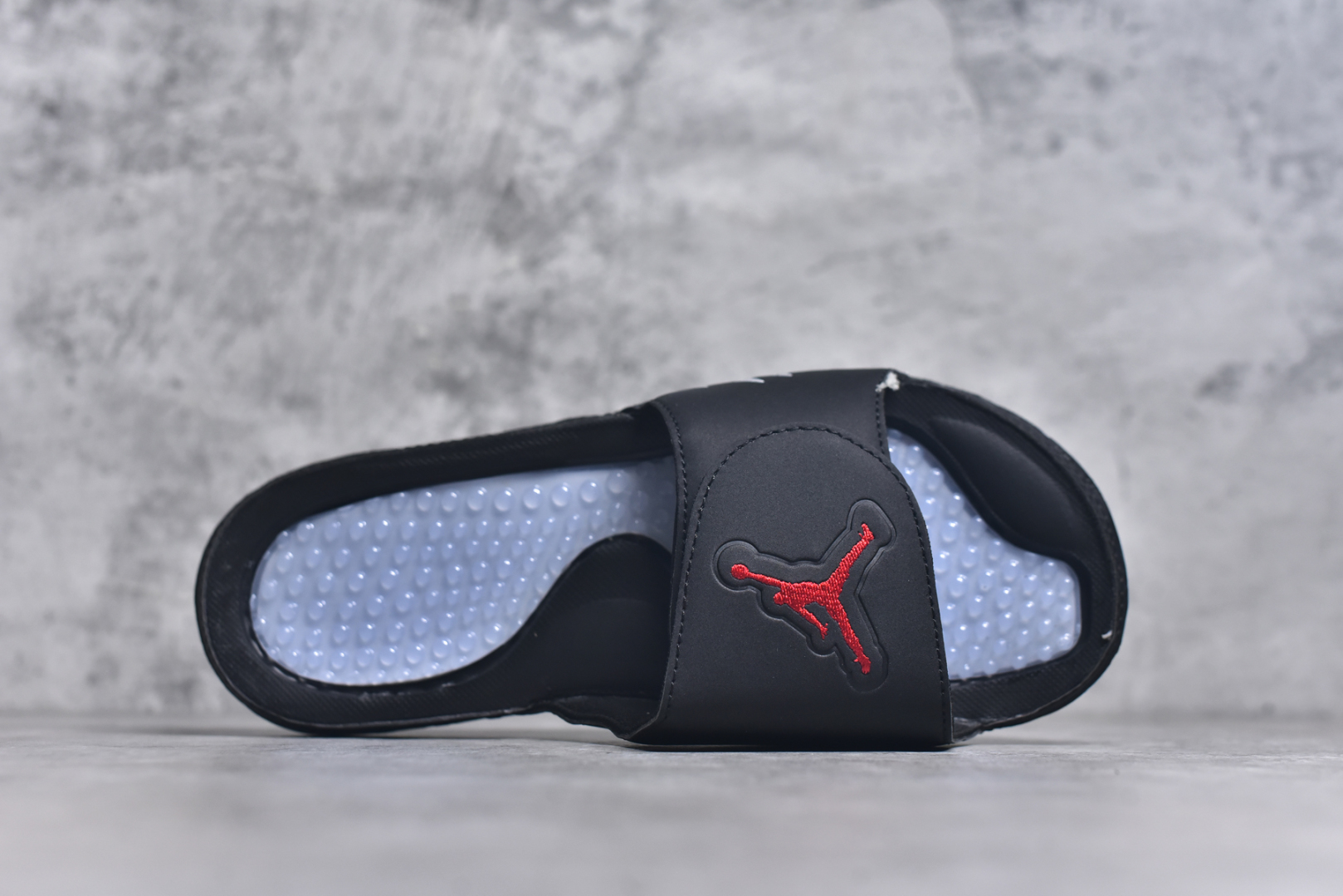图片[4]-#Air Jordan 5 Hydro V Retro 黑红 AJ5拖鞋 可调式VELCRO®魔术贴 轻质缓震泡棉中底及乳胶按摩鞋床 大底采一次MD低价原料成型。尺码：36-45-选品中心