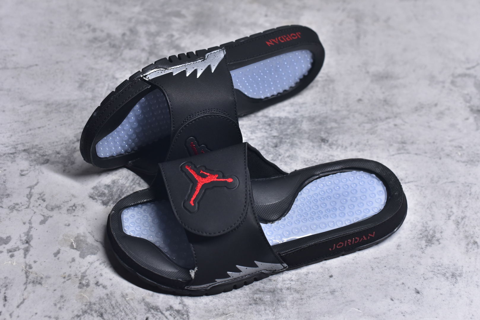 图片[7]-#Air Jordan 5 Hydro V Retro 黑红 AJ5拖鞋 可调式VELCRO®魔术贴 轻质缓震泡棉中底及乳胶按摩鞋床 大底采一次MD低价原料成型。尺码：36-45-选品中心