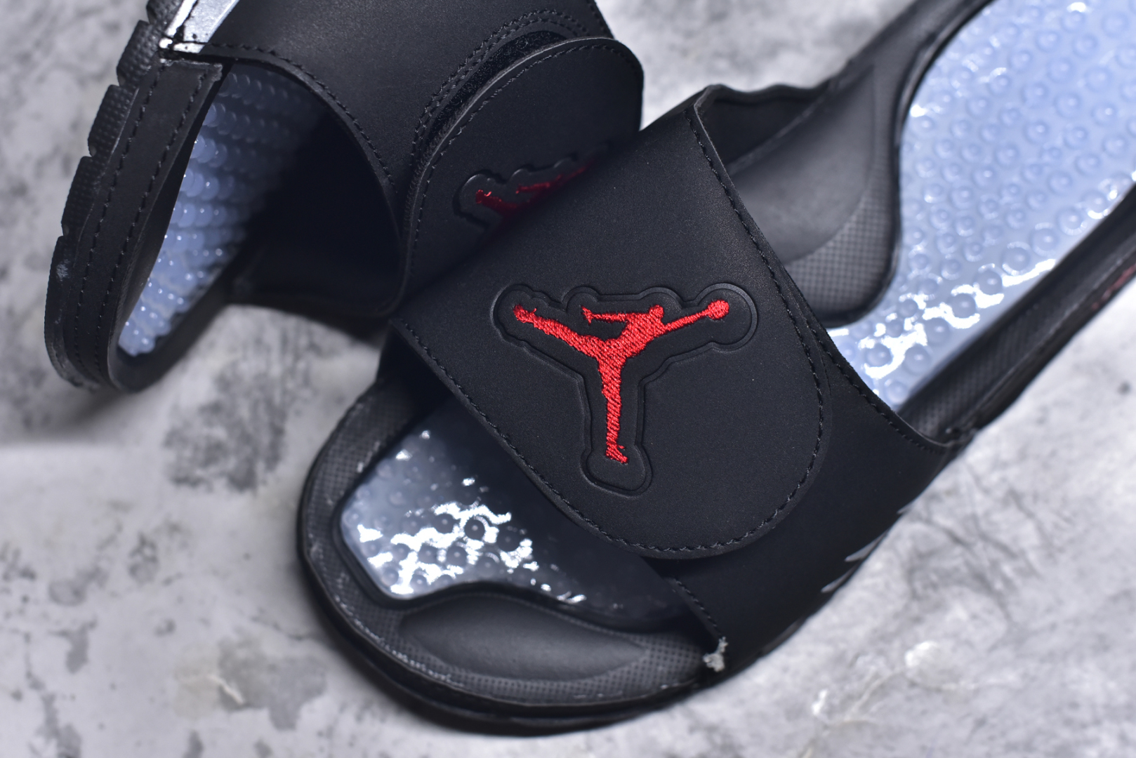图片[8]-#Air Jordan 5 Hydro V Retro 黑红 AJ5拖鞋 可调式VELCRO®魔术贴 轻质缓震泡棉中底及乳胶按摩鞋床 大底采一次MD低价原料成型。尺码：36-45-选品中心
