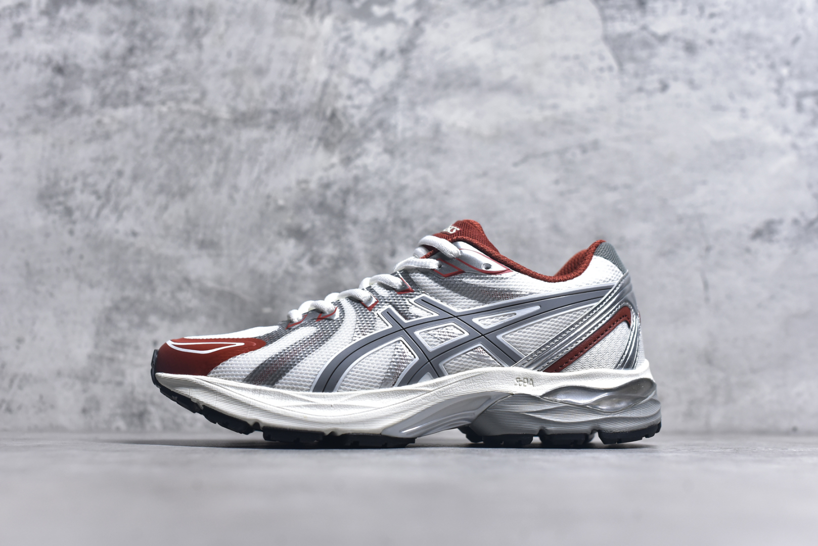 #Asics Gel-Flux 4 CN 亚瑟士时尚运动织物合成革减震透气低帮训练跑步鞋 全球知名运动品牌ASICS亚瑟士推出全新Gel-Flux CN是亚瑟士的一款缓冲跑鞋，其设计重在回弹性和舒适性，特殊的多重缓震结构，让鞋子充分吸收运动时的冲力，并提供优秀的回弹效果。尺码：36 37 37.5 38 39 40 40.5 41.5 42 42.5 43.5 44 44.5 45-选品中心