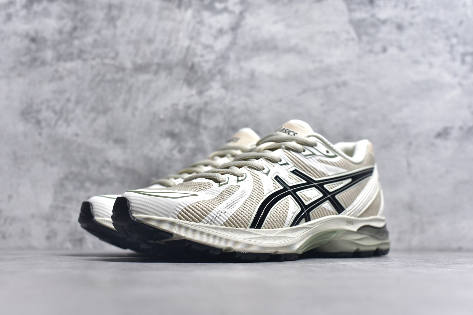 图片[2]-#Asics Gel-Flux 4 CN 亚瑟士时尚运动织物合成革减震透气低帮训练跑步鞋 全球知名运动品牌ASICS亚瑟士推出全新Gel-Flux CN是亚瑟士的一款缓冲跑鞋，其设计重在回弹性和舒适性，特殊的多重缓震结构，让鞋子充分吸收运动时的冲力，并提供优秀的回弹效果。尺码：36 37 37.5 38 39 40 40.5 41.5 42 42.5 43.5 44 44.5 45-选品中心