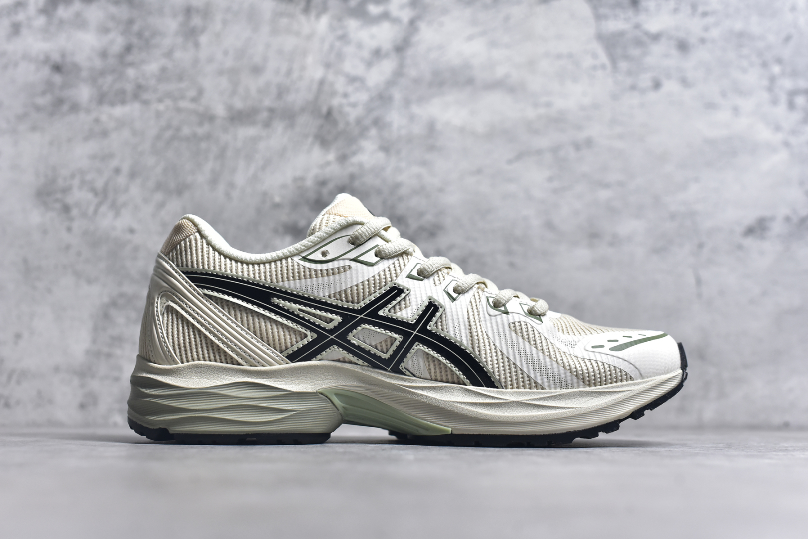 图片[3]-#Asics Gel-Flux 4 CN 亚瑟士时尚运动织物合成革减震透气低帮训练跑步鞋 全球知名运动品牌ASICS亚瑟士推出全新Gel-Flux CN是亚瑟士的一款缓冲跑鞋，其设计重在回弹性和舒适性，特殊的多重缓震结构，让鞋子充分吸收运动时的冲力，并提供优秀的回弹效果。尺码：36 37 37.5 38 39 40 40.5 41.5 42 42.5 43.5 44 44.5 45-选品中心