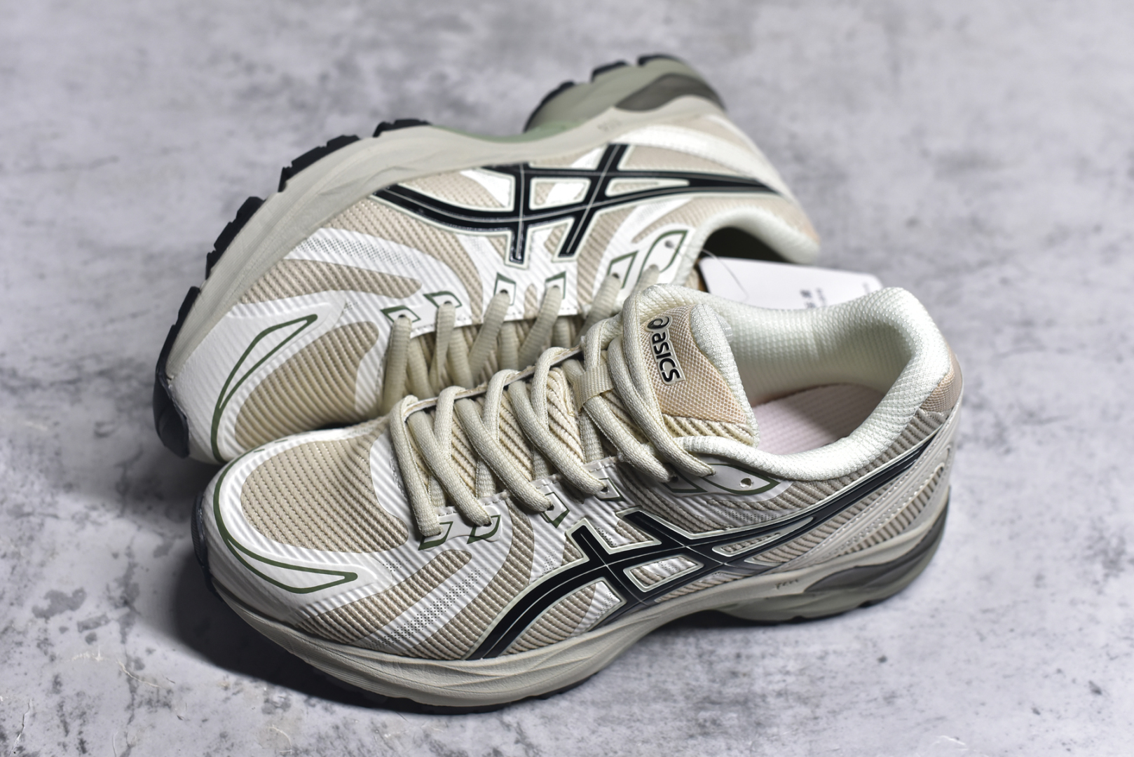 图片[7]-#Asics Gel-Flux 4 CN 亚瑟士时尚运动织物合成革减震透气低帮训练跑步鞋 全球知名运动品牌ASICS亚瑟士推出全新Gel-Flux CN是亚瑟士的一款缓冲跑鞋，其设计重在回弹性和舒适性，特殊的多重缓震结构，让鞋子充分吸收运动时的冲力，并提供优秀的回弹效果。尺码：36 37 37.5 38 39 40 40.5 41.5 42 42.5 43.5 44 44.5 45-选品中心
