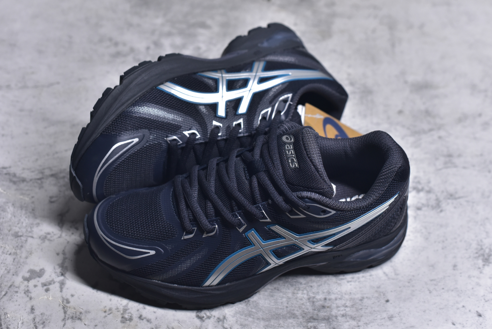 图片[7]-#Asics Gel-Flux 4 CN 亚瑟士时尚运动织物合成革减震透气低帮训练跑步鞋 全球知名运动品牌ASICS亚瑟士推出全新Gel-Flux CN是亚瑟士的一款缓冲跑鞋，其设计重在回弹性和舒适性，特殊的多重缓震结构，让鞋子充分吸收运动时的冲力，并提供优秀的回弹效果。尺码：36 37 37.5 38 39 40 40.5 41.5 42 42.5 43.5 44 44.5 45-选品中心