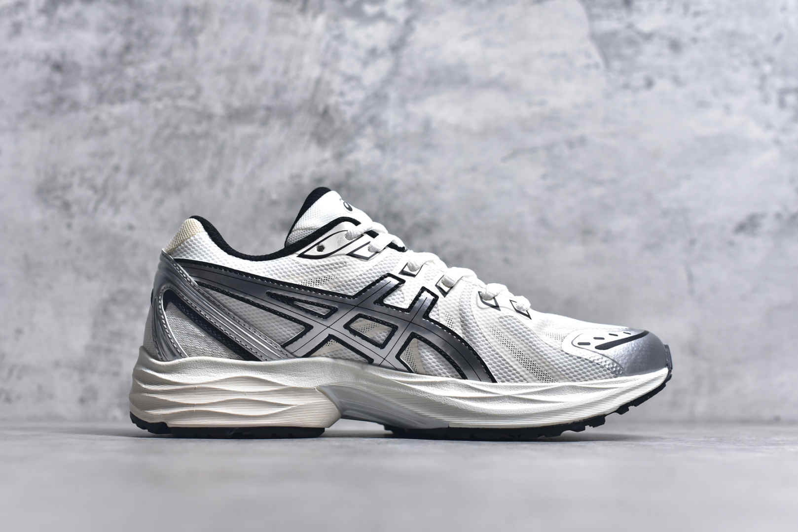 图片[3]-#Asics Gel-Flux 4 CN 亚瑟士时尚运动织物合成革减震透气低帮训练跑步鞋 全球知名运动品牌ASICS亚瑟士推出全新Gel-Flux CN是亚瑟士的一款缓冲跑鞋，其设计重在回弹性和舒适性，特殊的多重缓震结构，让鞋子充分吸收运动时的冲力，并提供优秀的回弹效果。尺码：36 37 37.5 38 39 40 40.5 41.5 42 42.5 43.5 44 44.5 45-选品中心