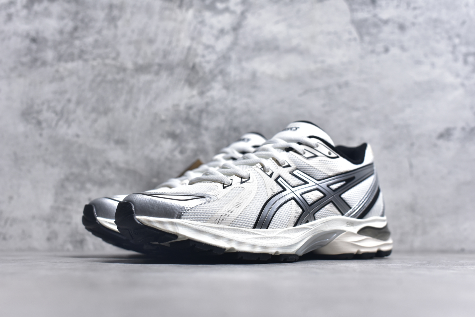 图片[2]-#Asics Gel-Flux 4 CN 亚瑟士时尚运动织物合成革减震透气低帮训练跑步鞋 全球知名运动品牌ASICS亚瑟士推出全新Gel-Flux CN是亚瑟士的一款缓冲跑鞋，其设计重在回弹性和舒适性，特殊的多重缓震结构，让鞋子充分吸收运动时的冲力，并提供优秀的回弹效果。尺码：36 37 37.5 38 39 40 40.5 41.5 42 42.5 43.5 44 44.5 45-选品中心