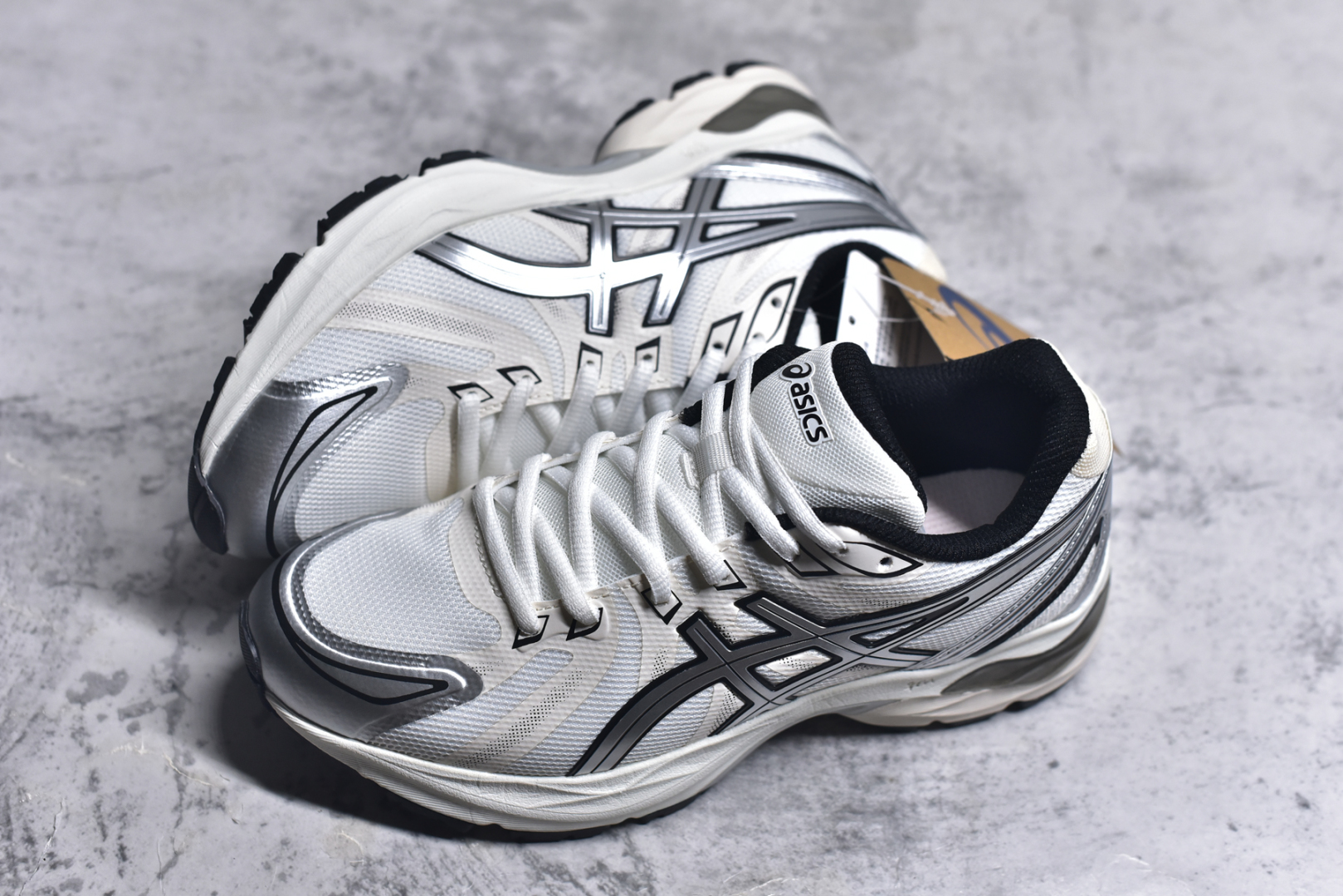 图片[7]-#Asics Gel-Flux 4 CN 亚瑟士时尚运动织物合成革减震透气低帮训练跑步鞋 全球知名运动品牌ASICS亚瑟士推出全新Gel-Flux CN是亚瑟士的一款缓冲跑鞋，其设计重在回弹性和舒适性，特殊的多重缓震结构，让鞋子充分吸收运动时的冲力，并提供优秀的回弹效果。尺码：36 37 37.5 38 39 40 40.5 41.5 42 42.5 43.5 44 44.5 45-选品中心