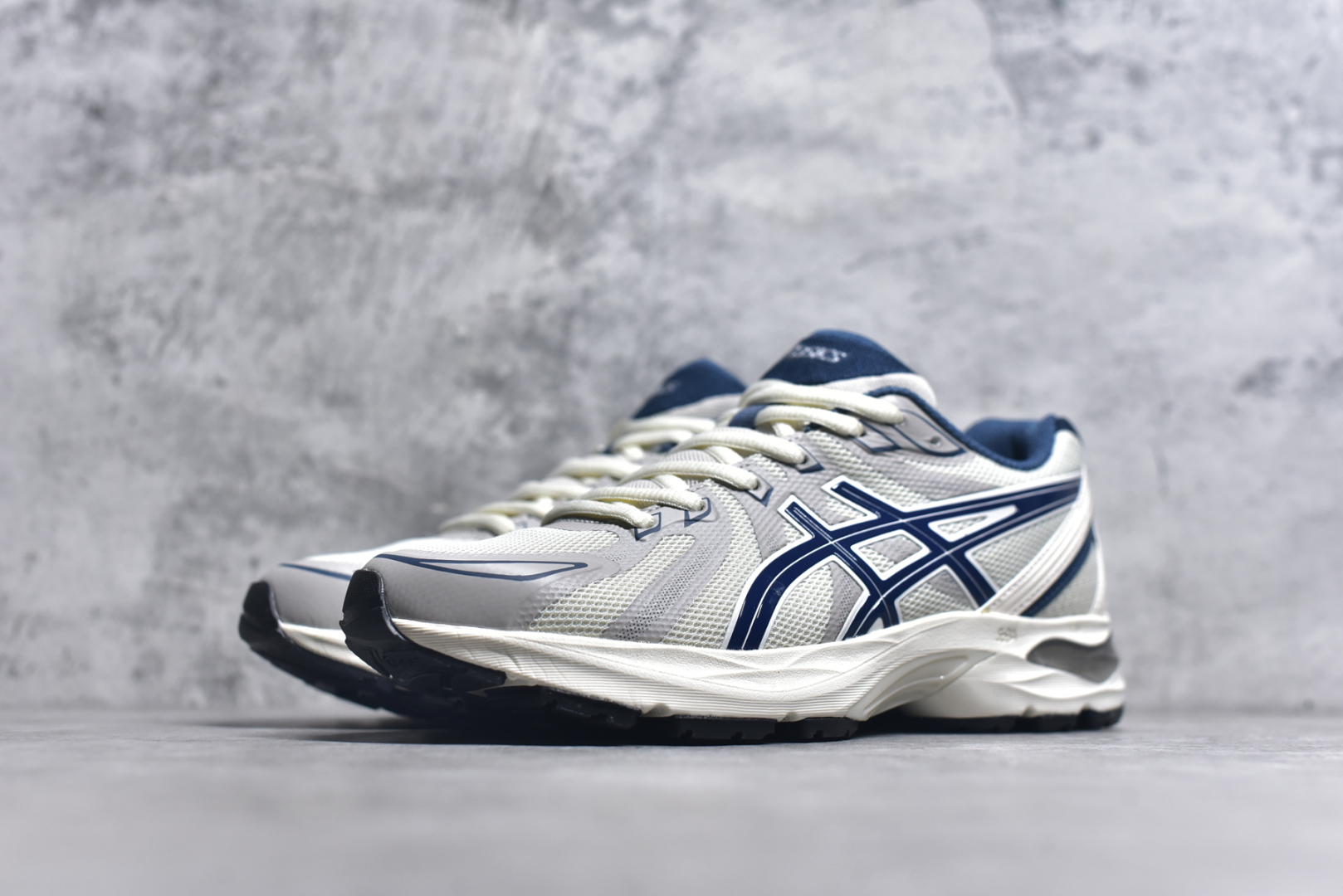 图片[2]-#Asics Gel-Flux 4 CN 亚瑟士时尚运动织物合成革减震透气低帮训练跑步鞋 全球知名运动品牌ASICS亚瑟士推出全新Gel-Flux CN是亚瑟士的一款缓冲跑鞋，其设计重在回弹性和舒适性，特殊的多重缓震结构，让鞋子充分吸收运动时的冲力，并提供优秀的回弹效果。尺码：36 37 37.5 38 39 40 40.5 41.5 42 42.5 43.5 44 44.5 45-选品中心
