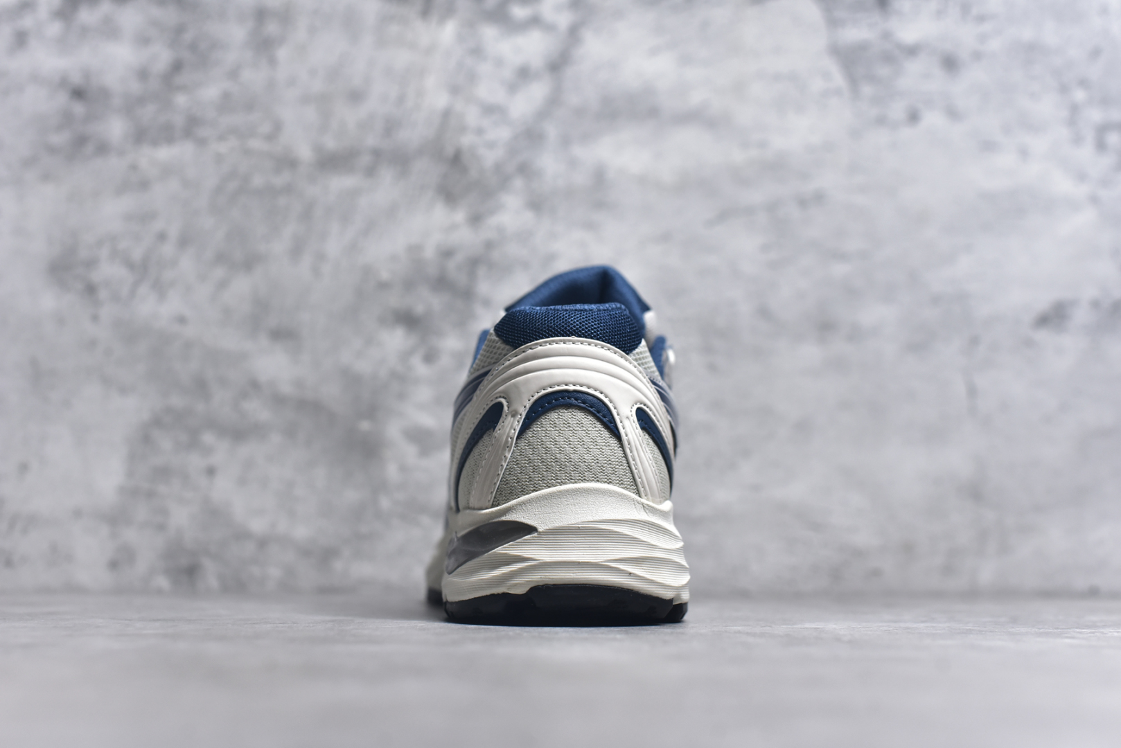 图片[5]-#Asics Gel-Flux 4 CN 亚瑟士时尚运动织物合成革减震透气低帮训练跑步鞋 全球知名运动品牌ASICS亚瑟士推出全新Gel-Flux CN是亚瑟士的一款缓冲跑鞋，其设计重在回弹性和舒适性，特殊的多重缓震结构，让鞋子充分吸收运动时的冲力，并提供优秀的回弹效果。尺码：36 37 37.5 38 39 40 40.5 41.5 42 42.5 43.5 44 44.5 45-选品中心