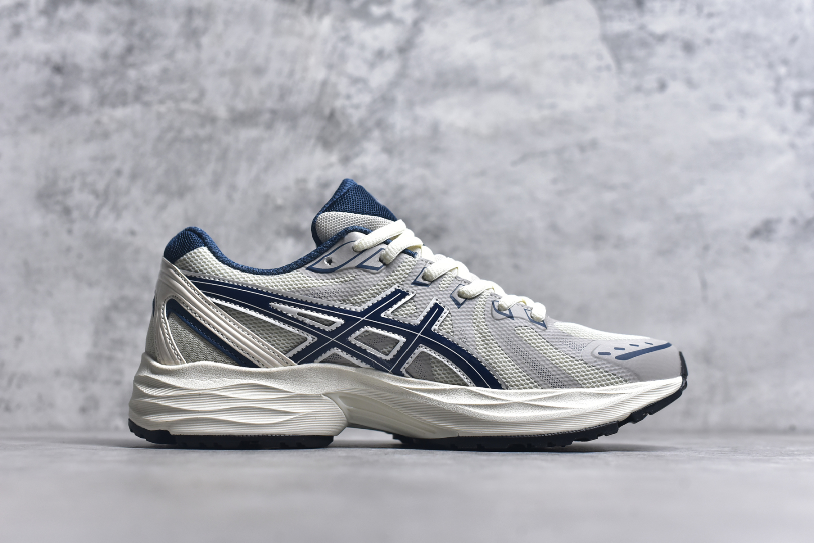 图片[3]-#Asics Gel-Flux 4 CN 亚瑟士时尚运动织物合成革减震透气低帮训练跑步鞋 全球知名运动品牌ASICS亚瑟士推出全新Gel-Flux CN是亚瑟士的一款缓冲跑鞋，其设计重在回弹性和舒适性，特殊的多重缓震结构，让鞋子充分吸收运动时的冲力，并提供优秀的回弹效果。尺码：36 37 37.5 38 39 40 40.5 41.5 42 42.5 43.5 44 44.5 45-选品中心