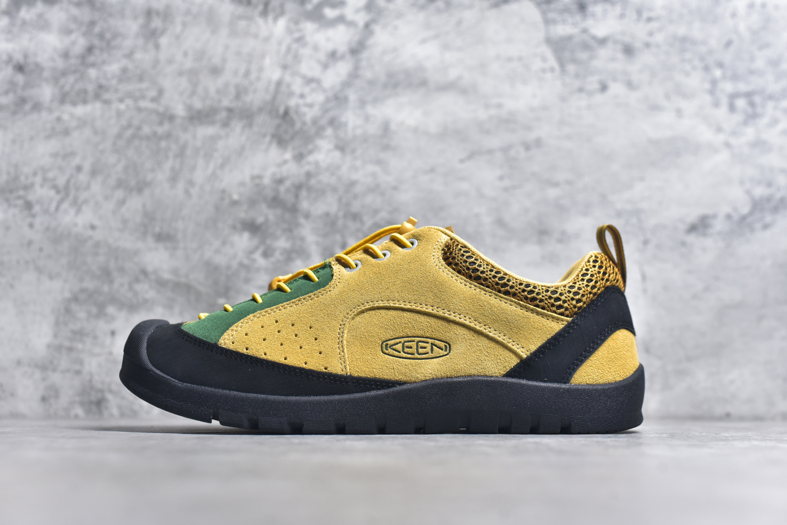 #Keen Jasper Rocks SP 美国人气户外品牌-科恩贾斯珀都市系列复古低帮系带户外风露营徒步登山运动训练鞋 原楦型开发纸版 采用固色翻毛皮鞋面材质 内嵌高密度EVA发泡缓震脚垫 外置一体式包裹防滑防剐蹭耐磨橡胶大底 向经典的90年代致敬 山系神级鞋履 尺码：35 36 37 38 39 40 41 42 43 44 45-选品中心