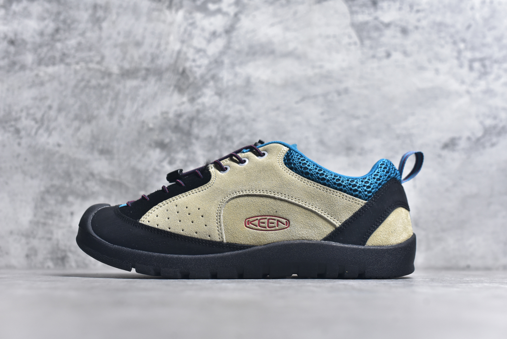 #Keen Jasper Rocks SP 美国人气户外品牌-科恩贾斯珀都市系列复古低帮系带户外风露营徒步登山运动训练鞋 原楦型开发纸版 采用固色翻毛皮鞋面材质 内嵌高密度EVA发泡缓震脚垫 外置一体式包裹防滑防剐蹭耐磨橡胶大底 向经典的90年代致敬 山系神级鞋履 尺码：35 36 37 38 39 40 41 42 43 44 45-选品中心