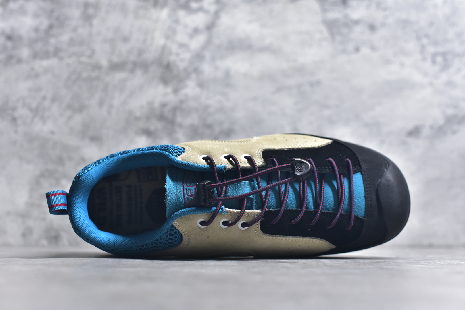 图片[4]-#Keen Jasper Rocks SP 美国人气户外品牌-科恩贾斯珀都市系列复古低帮系带户外风露营徒步登山运动训练鞋 原楦型开发纸版 采用固色翻毛皮鞋面材质 内嵌高密度EVA发泡缓震脚垫 外置一体式包裹防滑防剐蹭耐磨橡胶大底 向经典的90年代致敬 山系神级鞋履 尺码：35 36 37 38 39 40 41 42 43 44 45-选品中心