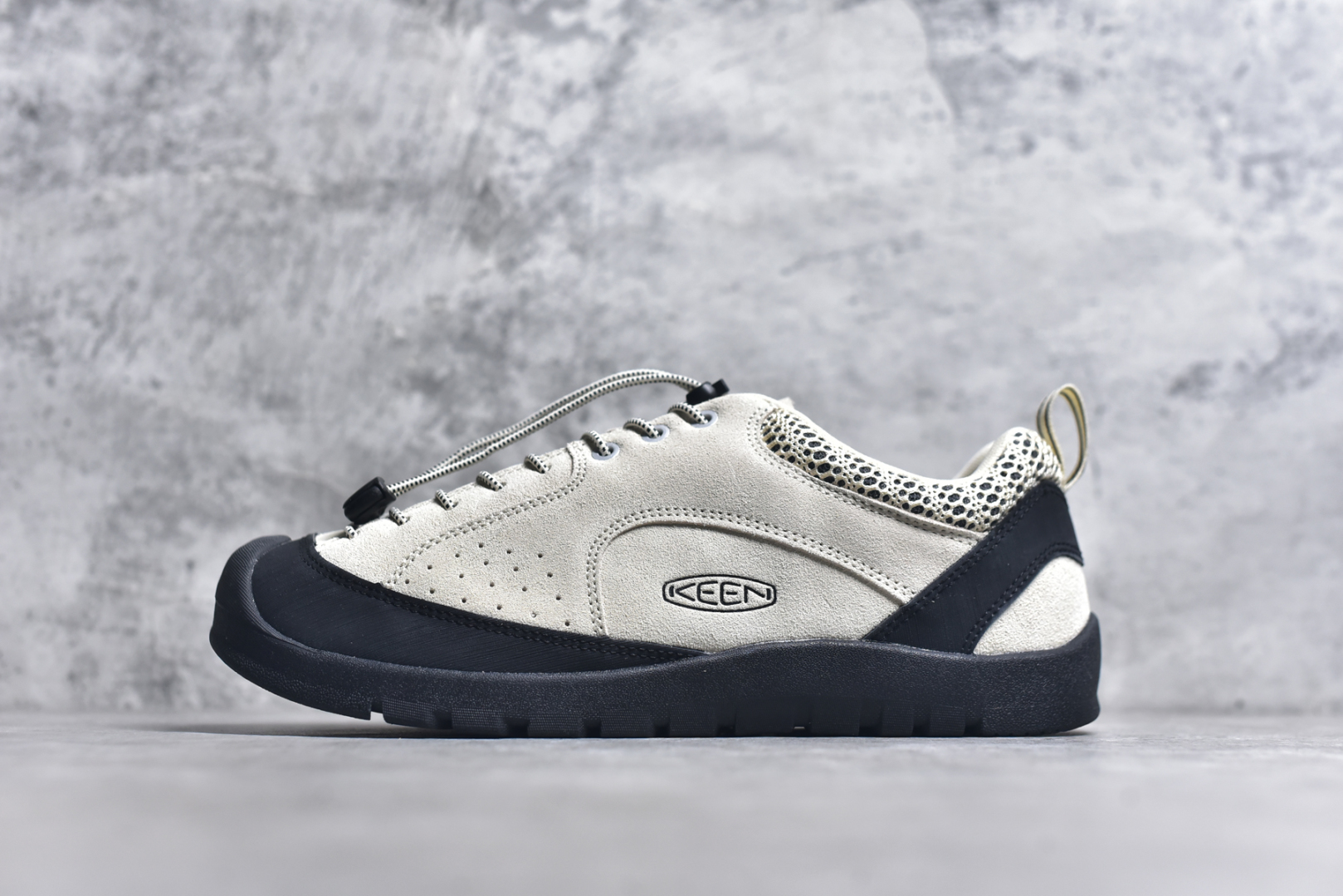 #Keen Jasper Rocks SP 美国人气户外品牌-科恩贾斯珀都市系列复古低帮系带户外风露营徒步登山运动训练鞋 原楦型开发纸版 采用固色翻毛皮鞋面材质 内嵌高密度EVA发泡缓震脚垫 外置一体式包裹防滑防剐蹭耐磨橡胶大底 向经典的90年代致敬 山系神级鞋履 尺码：35 36 37 38 39 40 41 42 43 44 45-选品中心